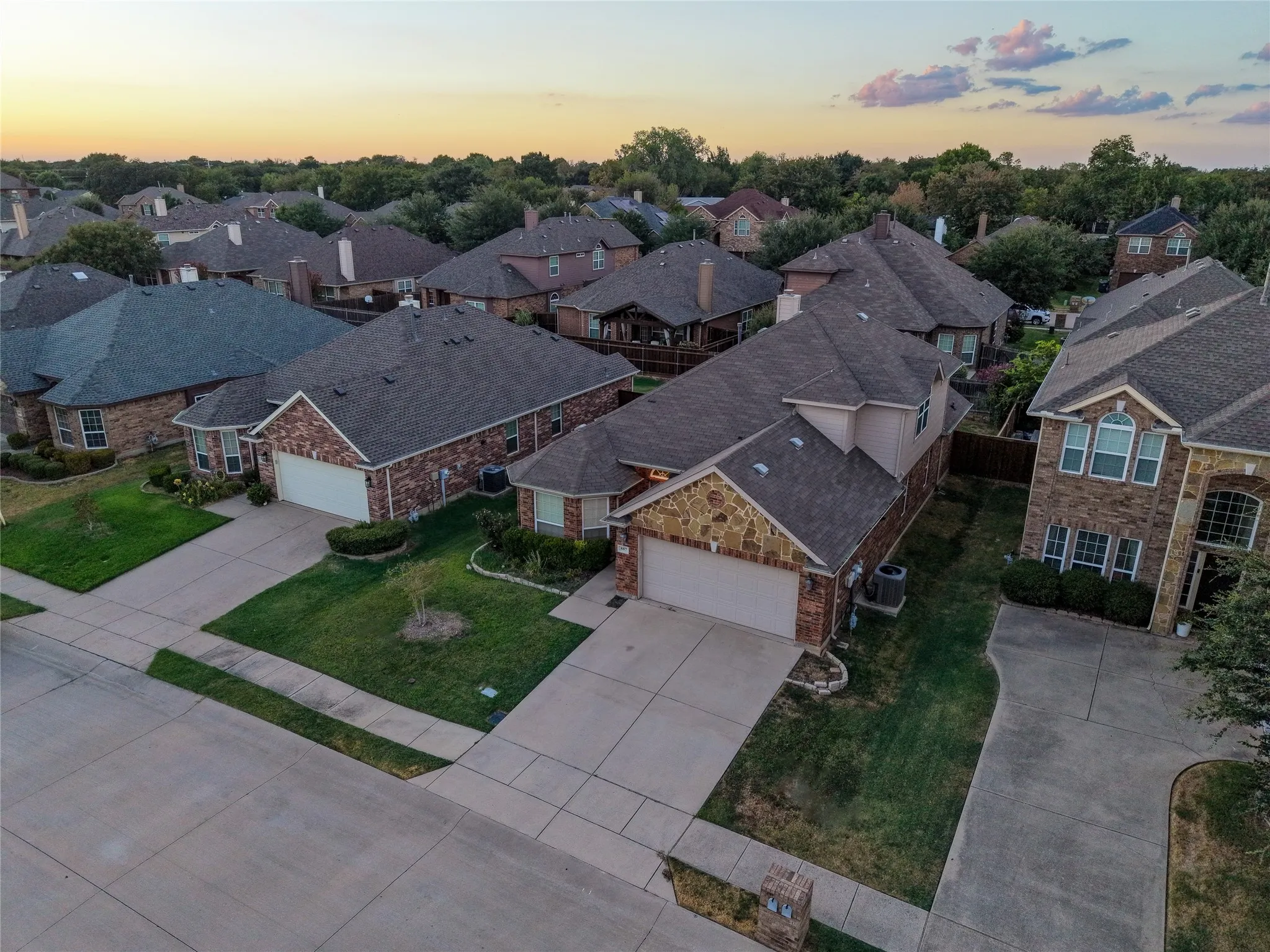 Single Family Residence For Rent in Denton County , 887 Woodrow Drive, Lewisville, Texas 75067, 4 Bedroom, 3 Bathroom, 2 Garage spaces, 2,120 Sqft, built in 2012, mls#21377382, Real Estate Agent in Lewisville, Homes For Rent in Denton county, Homes For Rent in Lewisville, Realtor in Lewisville Texas, Real Estate Brokerage Independent Realty Texas, Luminita Cordes Realtor