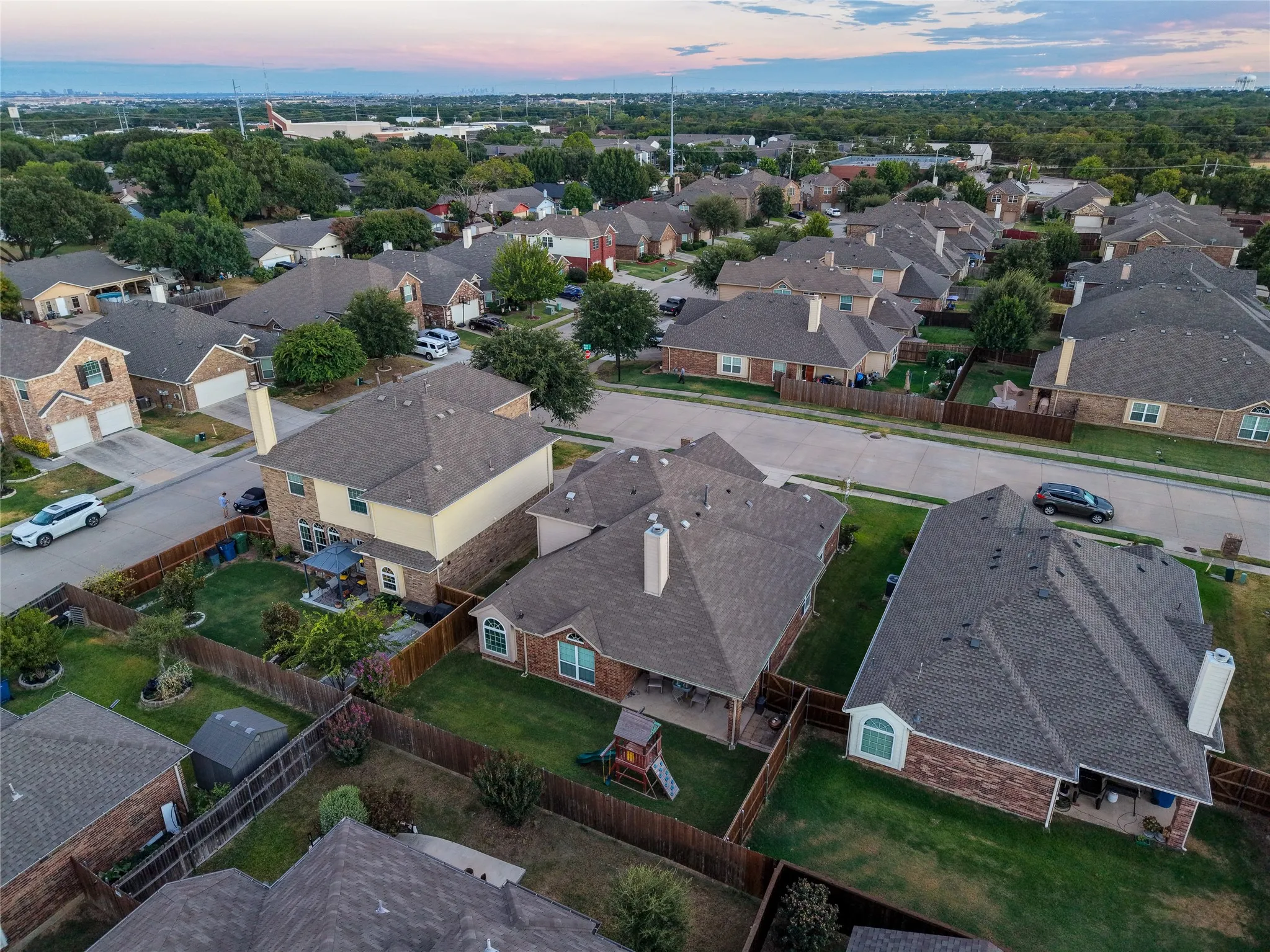 Single Family Residence For Rent in Denton County , 887 Woodrow Drive, Lewisville, Texas 75067, 4 Bedroom, 3 Bathroom, 2 Garage spaces, 2,120 Sqft, built in 2012, mls#21377382, Real Estate Agent in Lewisville, Homes For Rent in Denton county, Homes For Rent in Lewisville, Realtor in Lewisville Texas, Real Estate Brokerage Independent Realty Texas, Luminita Cordes Realtor