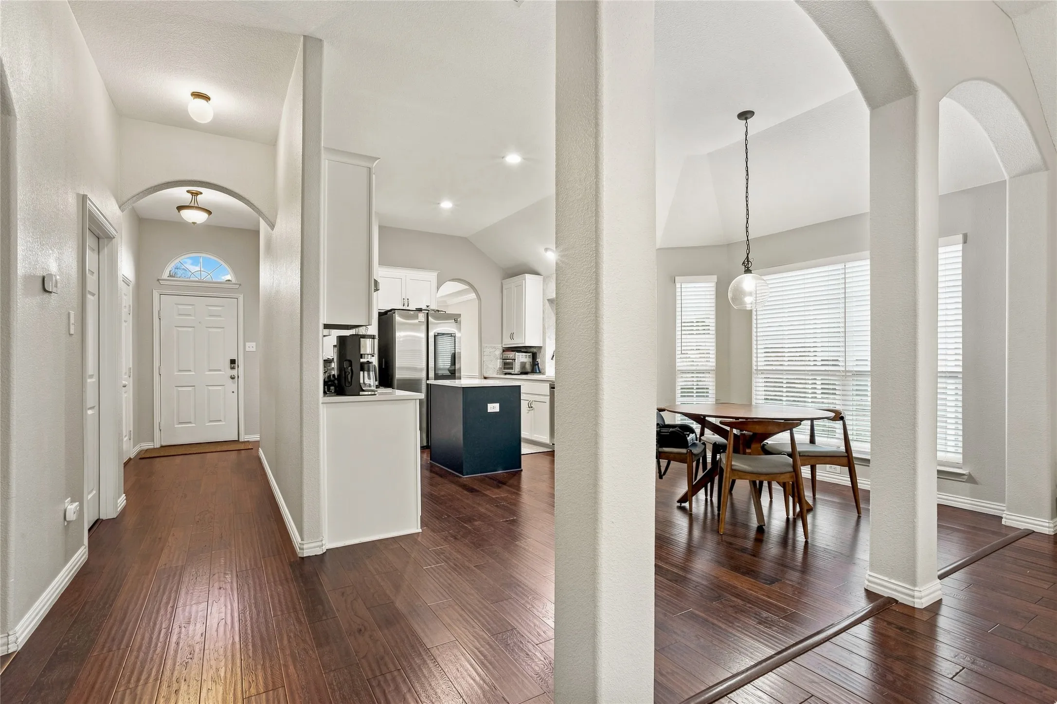 Single Family Residence For Rent in Denton County , 887 Woodrow Drive, Lewisville, Texas 75067, 4 Bedroom, 3 Bathroom, 2 Garage spaces, 2,120 Sqft, built in 2012, mls#21377382, Real Estate Agent in Lewisville, Homes For Rent in Denton county, Homes For Rent in Lewisville, Realtor in Lewisville Texas, Real Estate Brokerage Independent Realty Texas, Luminita Cordes Realtor