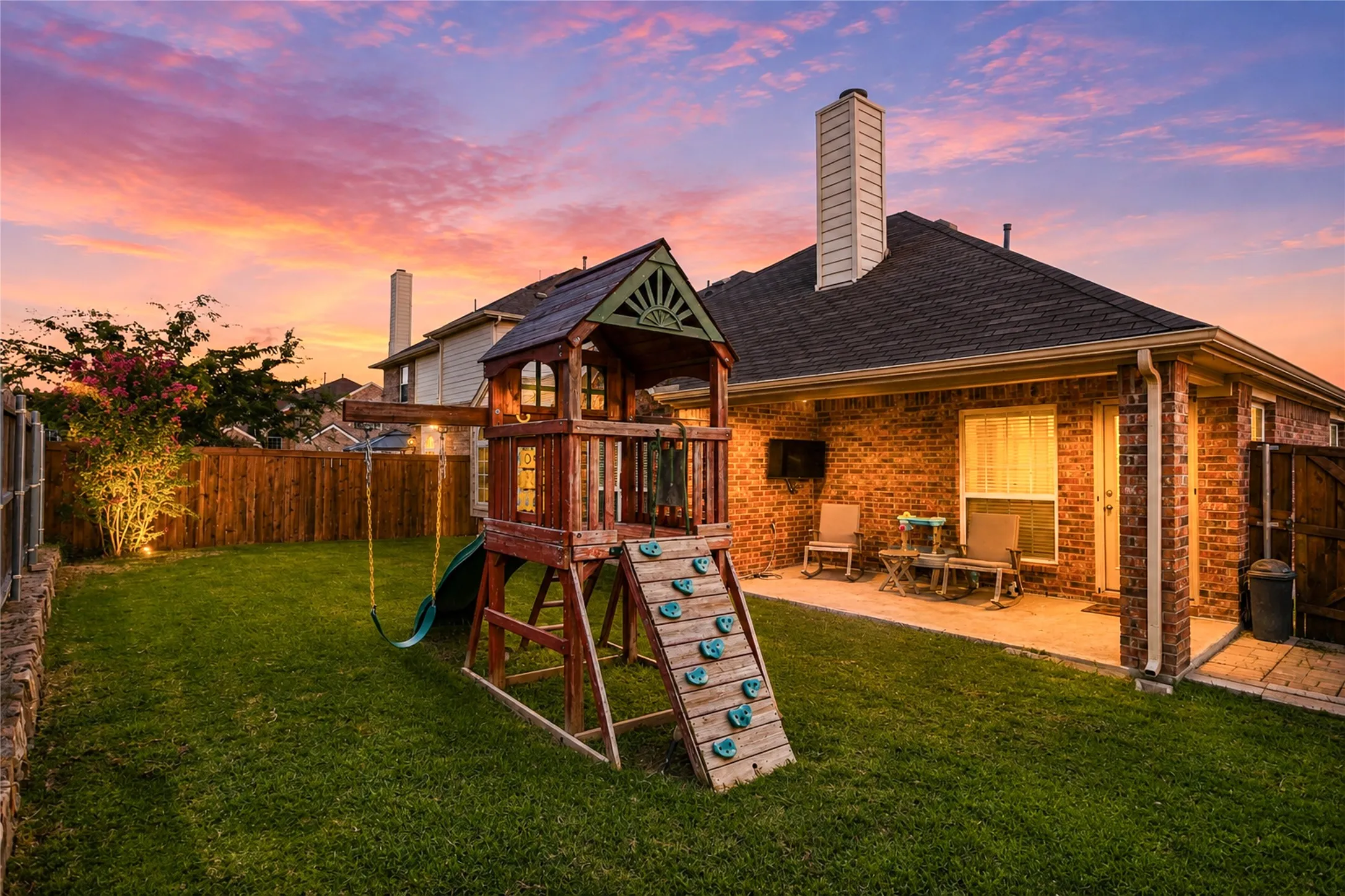 Single Family Residence For Rent in Denton County , 887 Woodrow Drive, Lewisville, Texas 75067, 4 Bedroom, 3 Bathroom, 2 Garage spaces, 2,120 Sqft, built in 2012, mls#21377382, Real Estate Agent in Lewisville, Homes For Rent in Denton county, Homes For Rent in Lewisville, Realtor in Lewisville Texas, Real Estate Brokerage Independent Realty Texas, Luminita Cordes Realtor