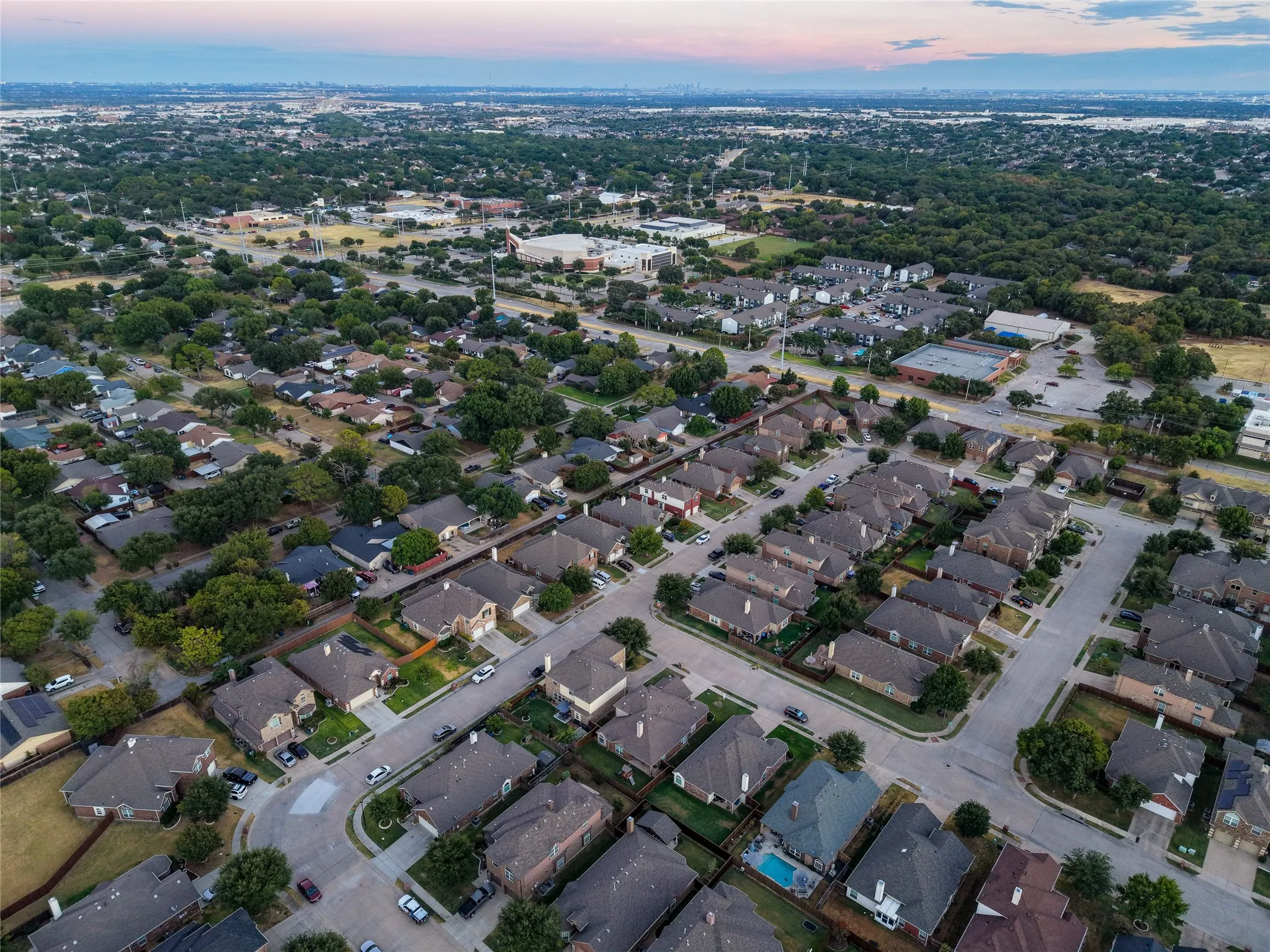 Single Family Residence For Rent in Denton County , 887 Woodrow Drive, Lewisville, Texas 75067, 4 Bedroom, 3 Bathroom, 2 Garage spaces, 2,120 Sqft, built in 2012, mls#21377382, Real Estate Agent in Lewisville, Homes For Rent in Denton county, Homes For Rent in Lewisville, Realtor in Lewisville Texas, Real Estate Brokerage Independent Realty Texas, Luminita Cordes Realtor