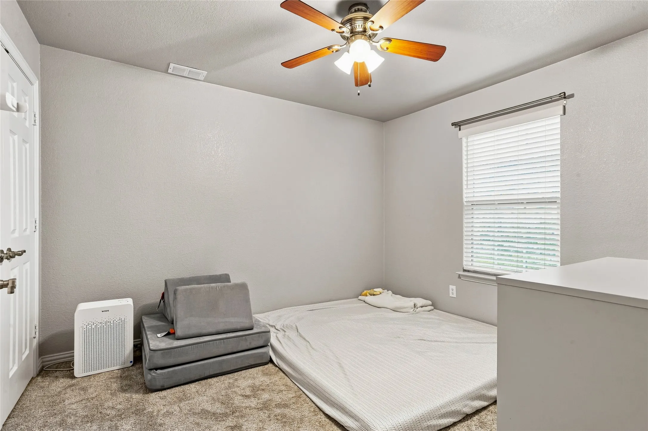 Single Family Residence For Rent in Denton County , 887 Woodrow Drive, Lewisville, Texas 75067, 4 Bedroom, 3 Bathroom, 2 Garage spaces, 2,120 Sqft, built in 2012, mls#21377382, Real Estate Agent in Lewisville, Homes For Rent in Denton county, Homes For Rent in Lewisville, Realtor in Lewisville Texas, Real Estate Brokerage Independent Realty Texas, Luminita Cordes Realtor