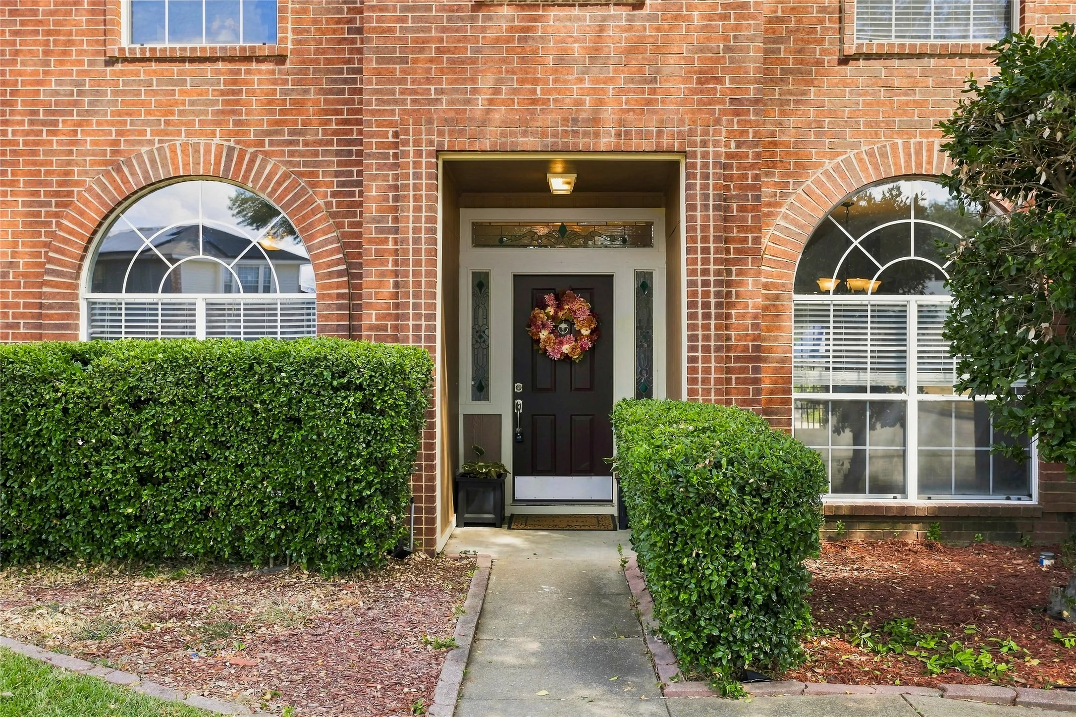 Single Family Residence For Sale in Tarrant County , 5203 Rio Court, Arlington, Texas 76017, 3 Bedroom, 3 Bathroom, 2 Garage spaces, 1,974 Sqft, built in 1989, mls#21372505, Real Estate Agent in Arlington, Homes For Sale in Tarrant county, Homes For Sale in Arlington, Realtor in Arlington Texas, Real Estate Brokerage Independent Realty Texas, Luminita Cordes Realtor