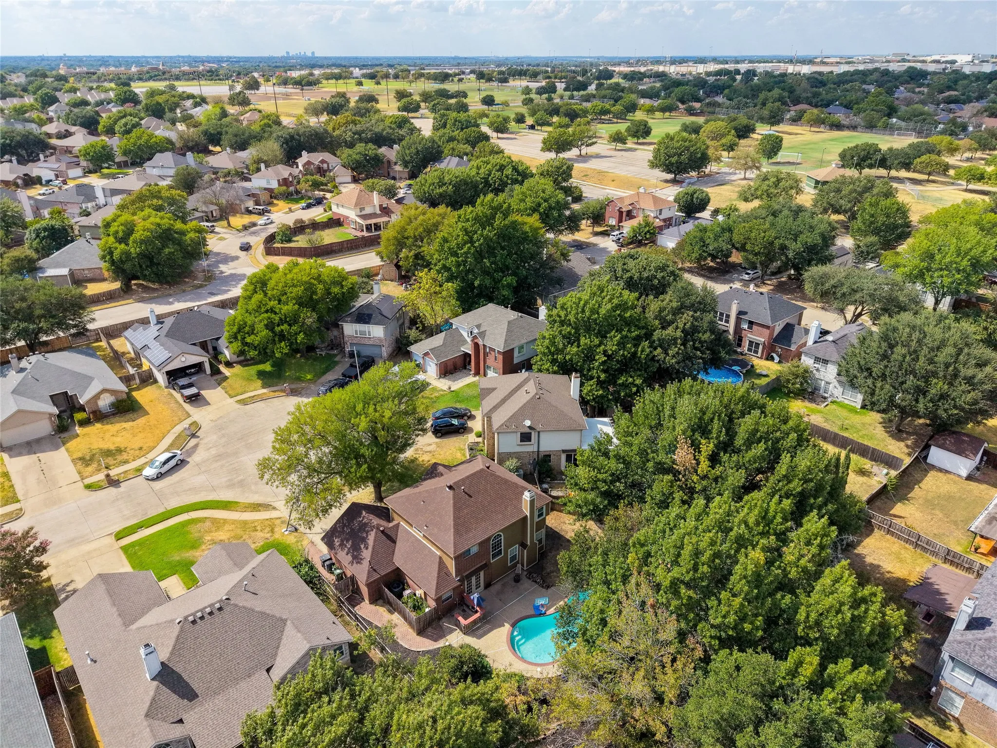 Single Family Residence For Sale in Tarrant County , 5203 Rio Court, Arlington, Texas 76017, 3 Bedroom, 3 Bathroom, 2 Garage spaces, 1,974 Sqft, built in 1989, mls#21372505, Real Estate Agent in Arlington, Homes For Sale in Tarrant county, Homes For Sale in Arlington, Realtor in Arlington Texas, Real Estate Brokerage Independent Realty Texas, Luminita Cordes Realtor