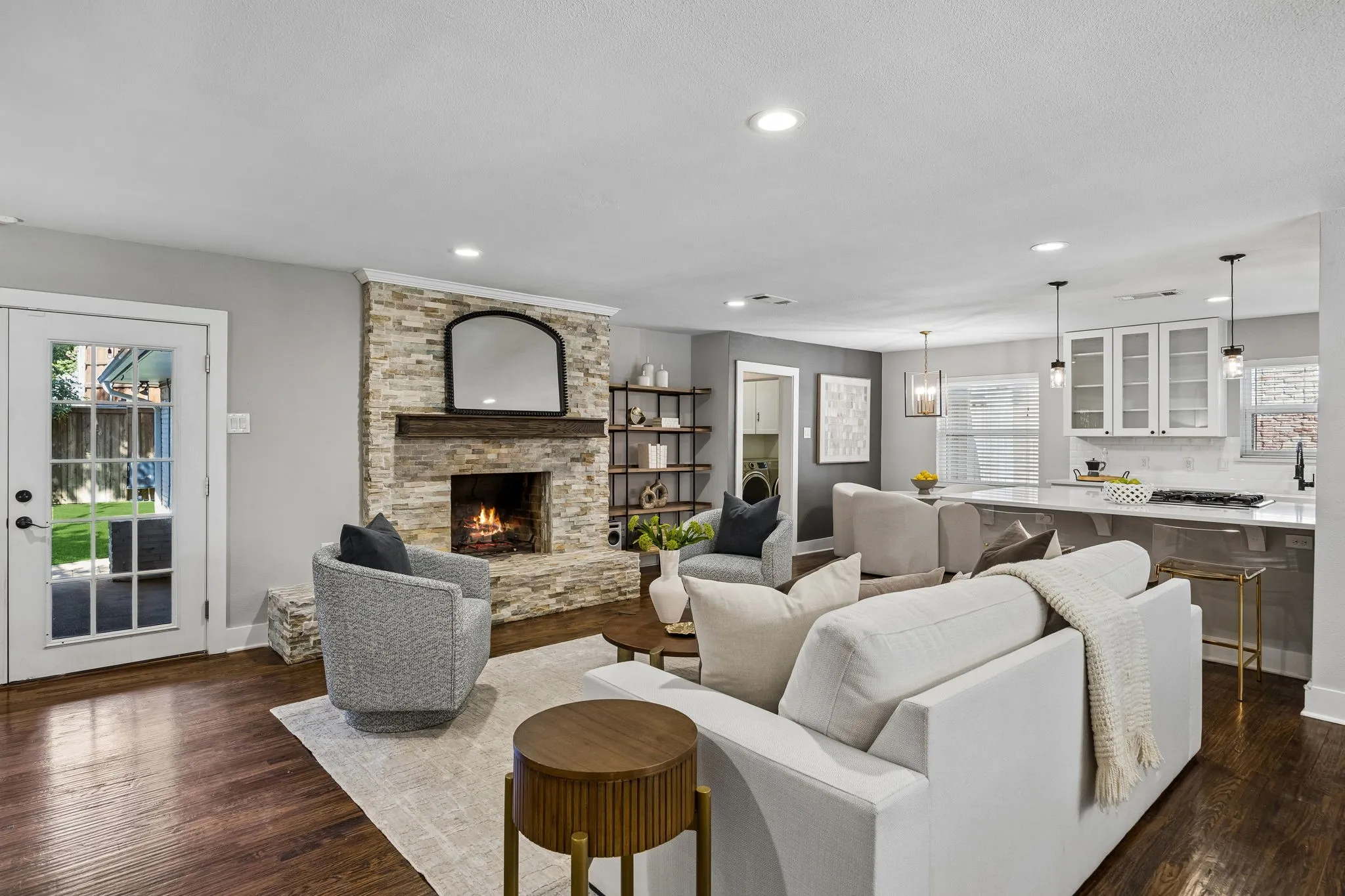 9021 Aldwick - Tom Hughes Team - Living Room