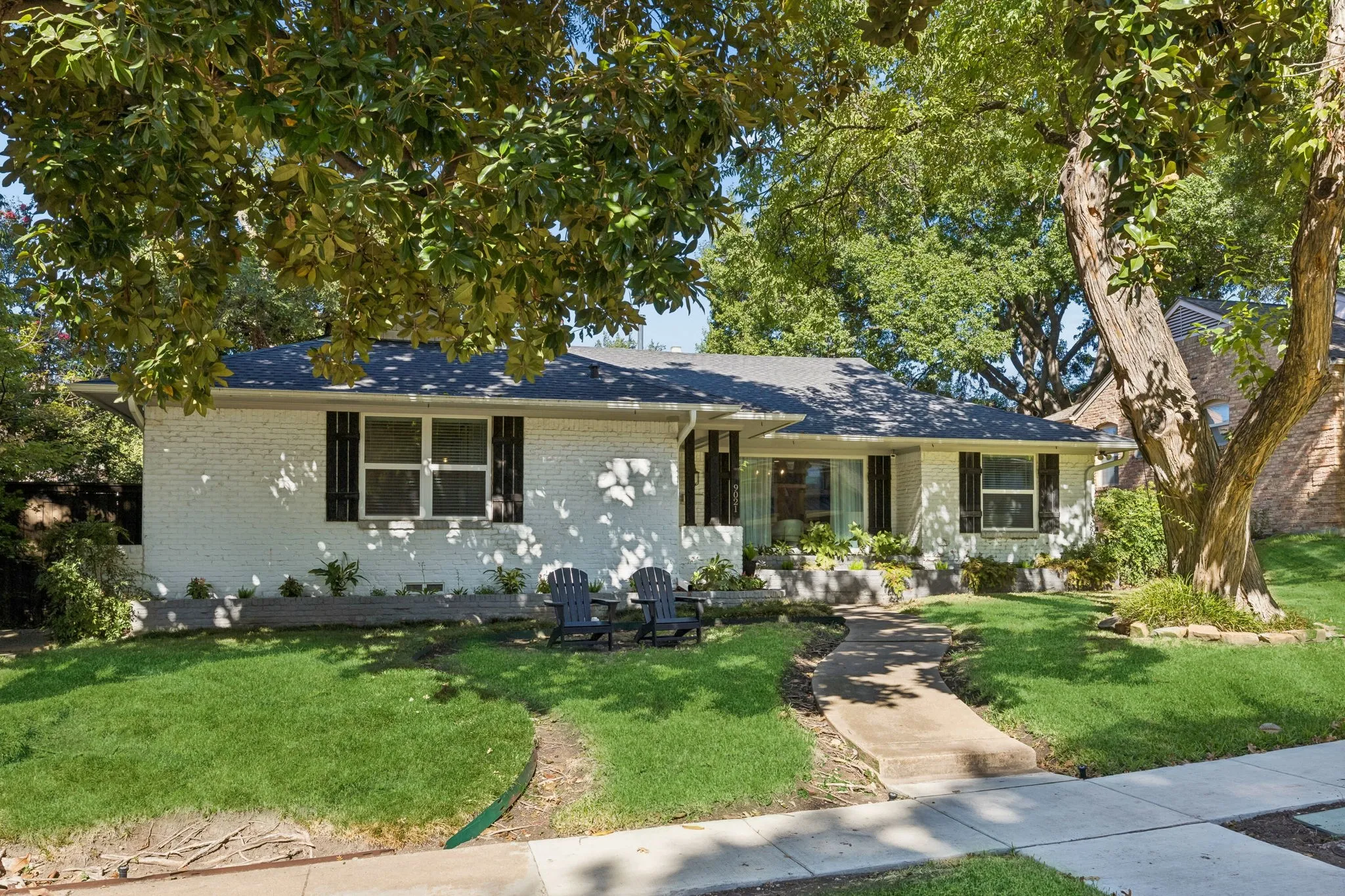 9021 Aldwick - Tom Hughes Team - Front of Home