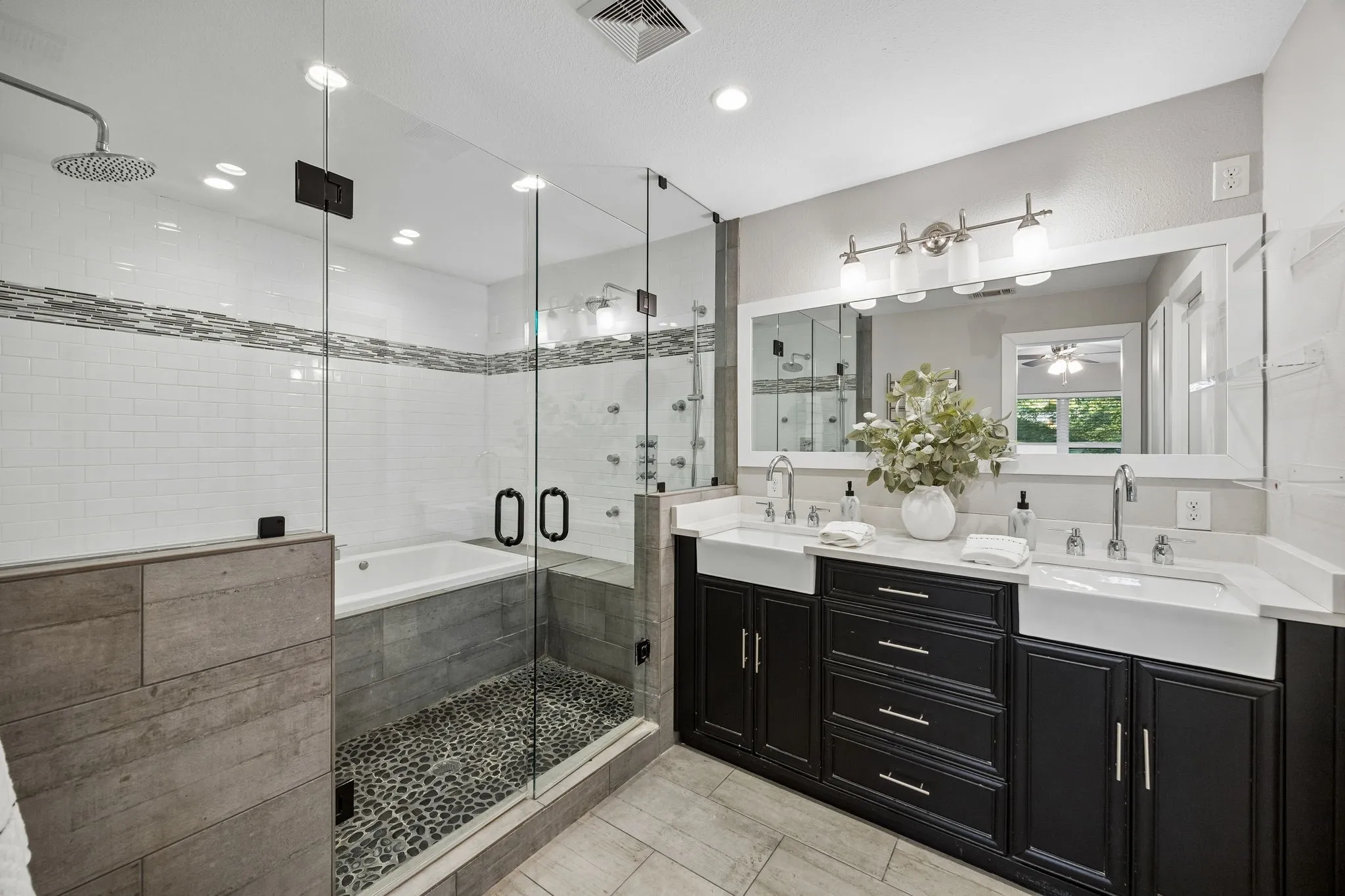 9021 Aldwick - Tom Hughes Team - Primary Bathroom