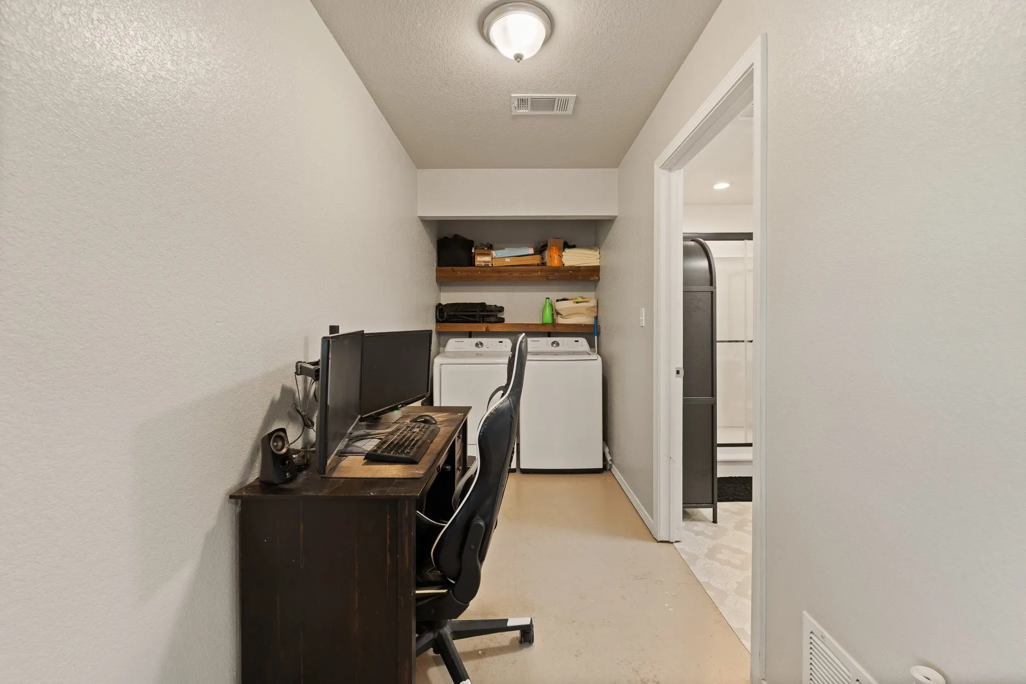 Single Family Residence For Sale in Hill County , 4884 Patton Lake Road, Aquilla, Texas 76622, 2 Bedroom, 1 Bathroom, Garage spaces, 800 Sqft, built in 2022, mls#21377342, Real Estate Agent in Aquilla, Homes For Sale in Hill county, Homes For Sale in Aquilla, Realtor in Aquilla Texas, Real Estate Brokerage Independent Realty Texas, Luminita Cordes Realtor