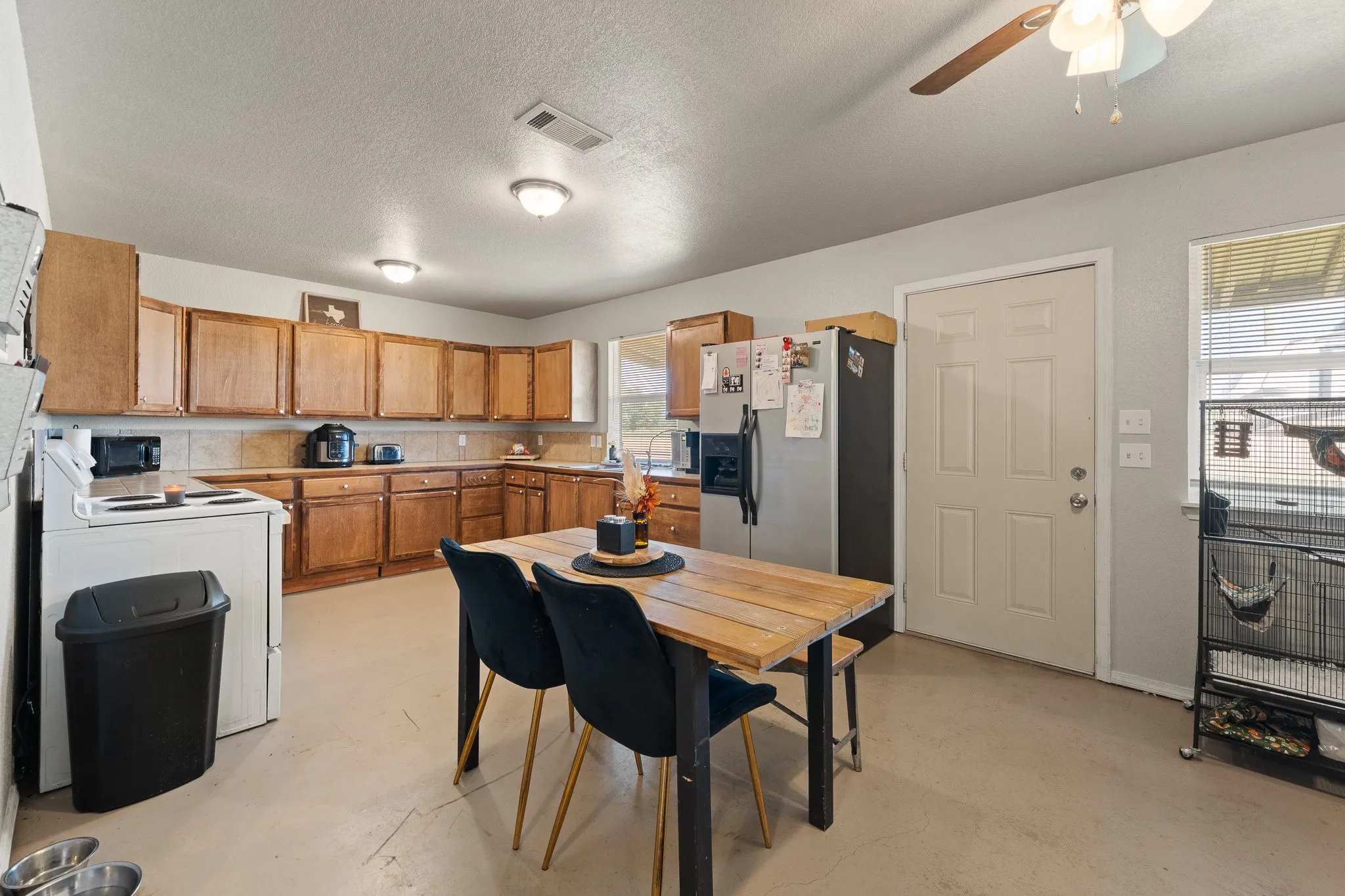 Single Family Residence For Sale in Hill County , 4884 Patton Lake Road, Aquilla, Texas 76622, 2 Bedroom, 1 Bathroom, Garage spaces, 800 Sqft, built in 2022, mls#21377342, Real Estate Agent in Aquilla, Homes For Sale in Hill county, Homes For Sale in Aquilla, Realtor in Aquilla Texas, Real Estate Brokerage Independent Realty Texas, Luminita Cordes Realtor