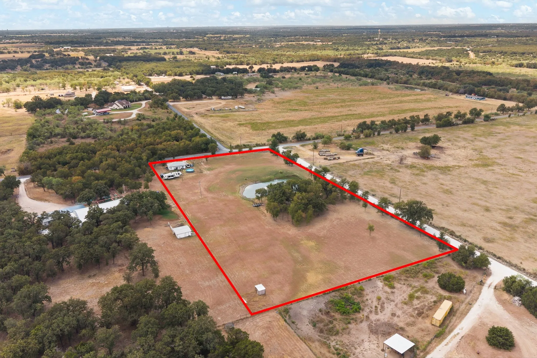 Single Family Residence For Sale in Hill County , 4884 Patton Lake Road, Aquilla, Texas 76622, 2 Bedroom, 1 Bathroom, Garage spaces, 800 Sqft, built in 2022, mls#21377342, Real Estate Agent in Aquilla, Homes For Sale in Hill county, Homes For Sale in Aquilla, Realtor in Aquilla Texas, Real Estate Brokerage Independent Realty Texas, Luminita Cordes Realtor