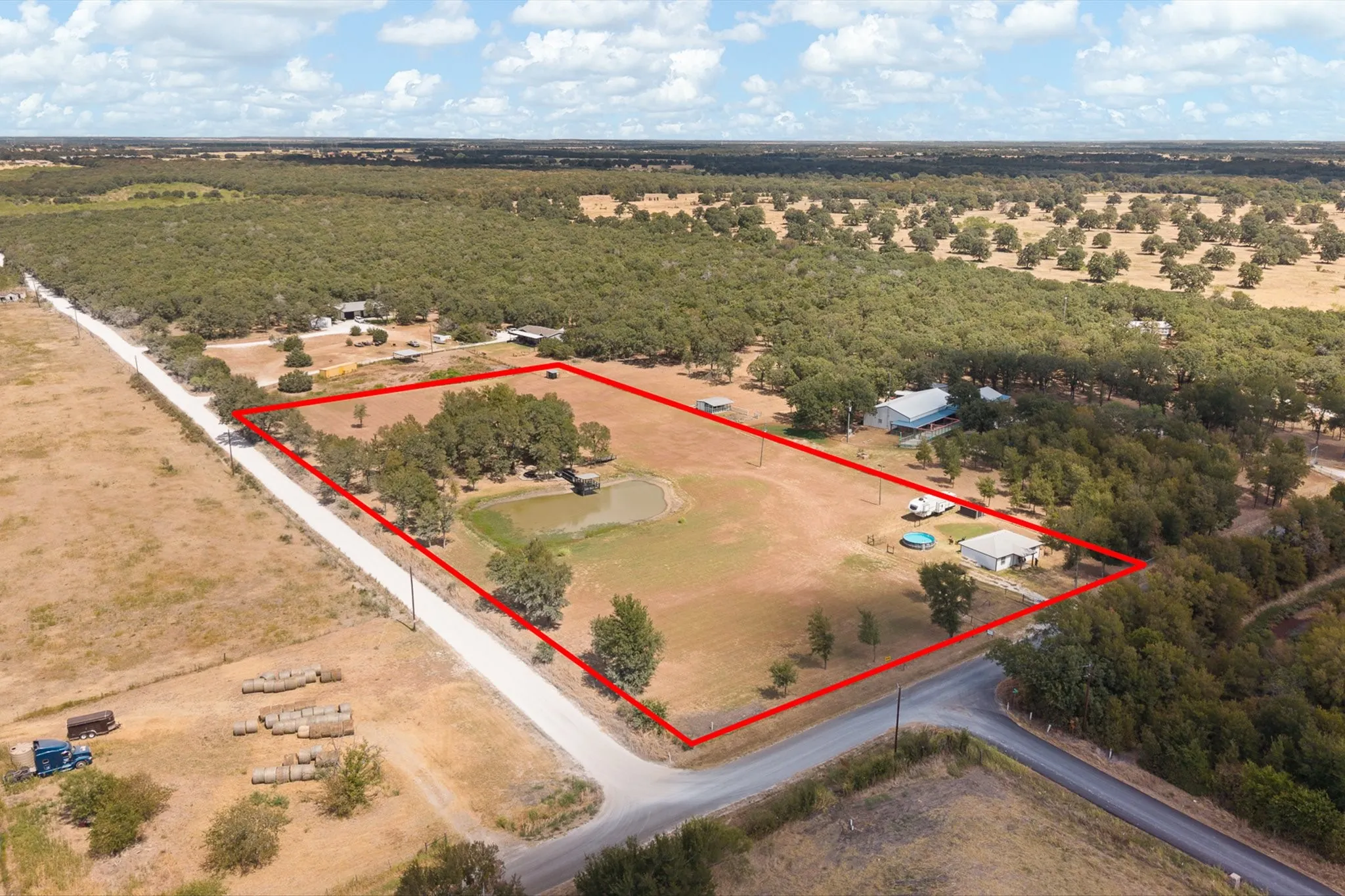 Single Family Residence For Sale in Hill County , 4884 Patton Lake Road, Aquilla, Texas 76622, 2 Bedroom, 1 Bathroom, Garage spaces, 800 Sqft, built in 2022, mls#21377342, Real Estate Agent in Aquilla, Homes For Sale in Hill county, Homes For Sale in Aquilla, Realtor in Aquilla Texas, Real Estate Brokerage Independent Realty Texas, Luminita Cordes Realtor