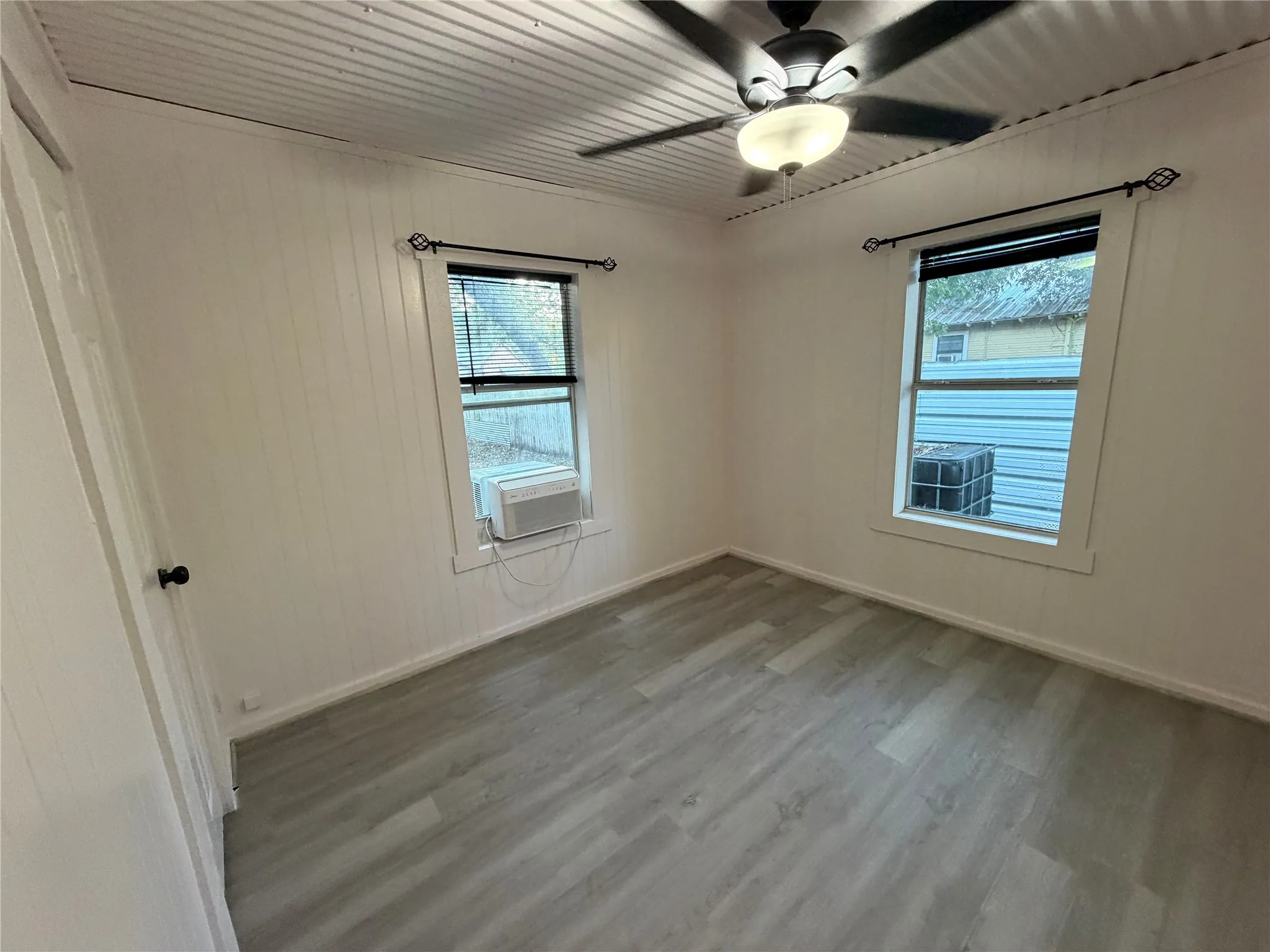 Single Family Residence For Sale in Eastland County , 309 S Main Street, Rising Star, Texas 76471, 2 Bedroom, 1 Bathroom, Garage spaces, 768 Sqft, built in 1940, mls#21375656, Real Estate Agent in Rising Star, Homes For Sale in Eastland county, Homes For Sale in Rising Star, Realtor in Rising Star Texas, Real Estate Brokerage Independent Realty Texas, Luminita Cordes Realtor