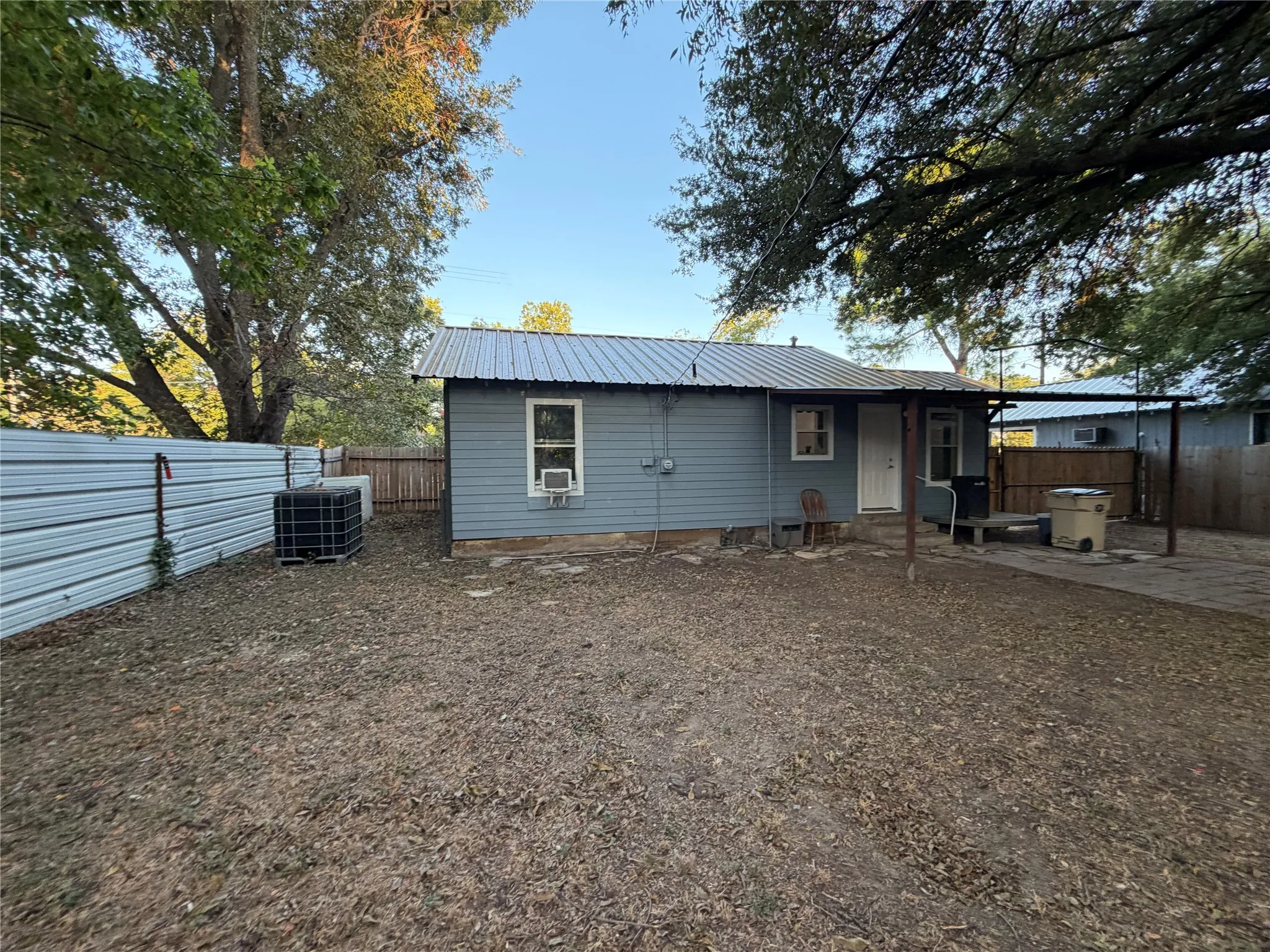 Single Family Residence For Sale in Eastland County , 309 S Main Street, Rising Star, Texas 76471, 2 Bedroom, 1 Bathroom, Garage spaces, 768 Sqft, built in 1940, mls#21375656, Real Estate Agent in Rising Star, Homes For Sale in Eastland county, Homes For Sale in Rising Star, Realtor in Rising Star Texas, Real Estate Brokerage Independent Realty Texas, Luminita Cordes Realtor