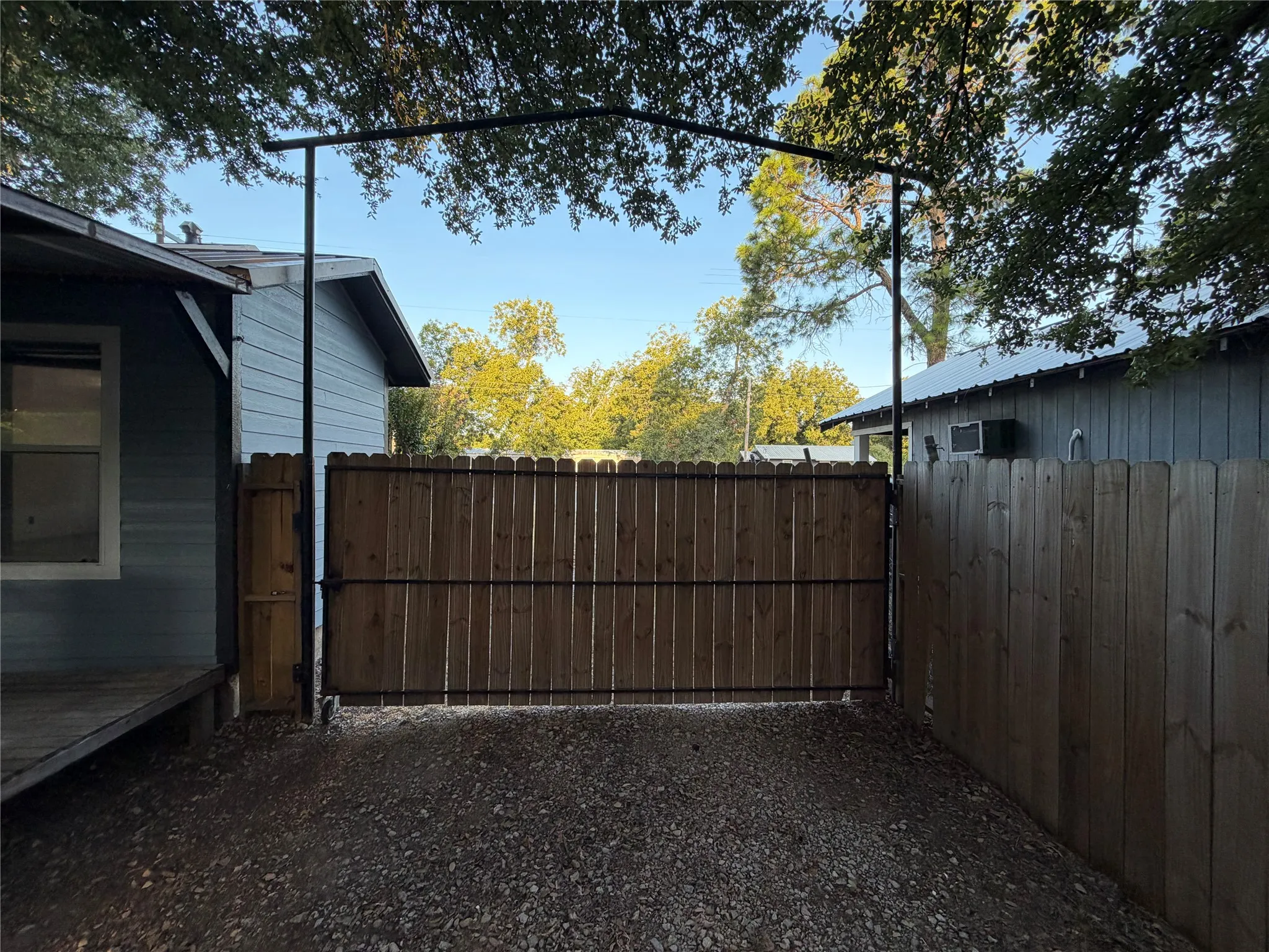 Single Family Residence For Sale in Eastland County , 309 S Main Street, Rising Star, Texas 76471, 2 Bedroom, 1 Bathroom, Garage spaces, 768 Sqft, built in 1940, mls#21375656, Real Estate Agent in Rising Star, Homes For Sale in Eastland county, Homes For Sale in Rising Star, Realtor in Rising Star Texas, Real Estate Brokerage Independent Realty Texas, Luminita Cordes Realtor