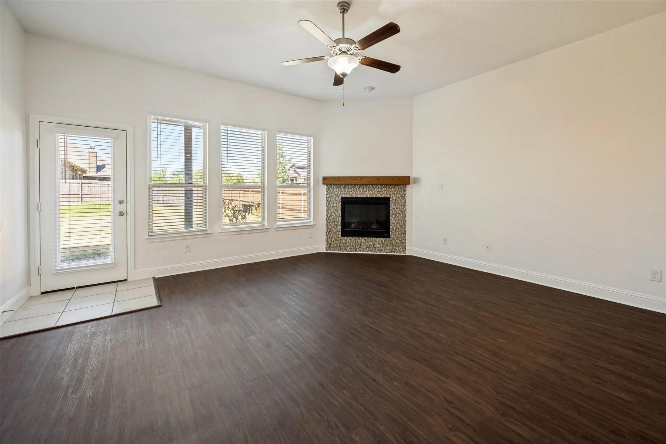 Single Family Residence For Sale in Tarrant County , 7237 Montosa Trail, Fort Worth, Texas 76131, 4 Bedroom, 3 Bathroom, 2 Garage spaces, 2,460 Sqft, built in 2017, mls#21377399, Real Estate Agent in Fort Worth, Homes For Sale in Tarrant county, Homes For Sale in Fort Worth, Realtor in Fort Worth Texas, Real Estate Brokerage Independent Realty Texas, Luminita Cordes Realtor