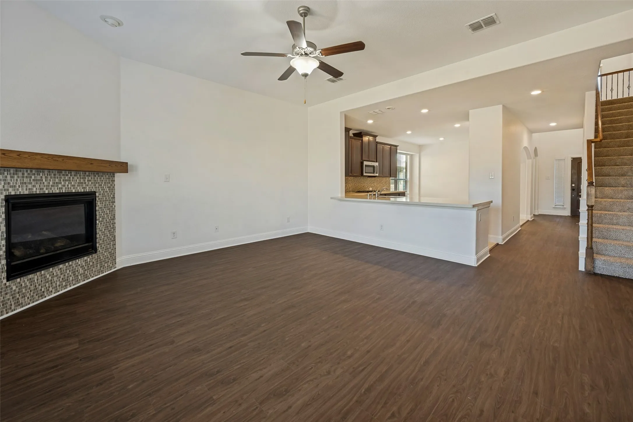 Single Family Residence For Sale in Tarrant County , 7237 Montosa Trail, Fort Worth, Texas 76131, 4 Bedroom, 3 Bathroom, 2 Garage spaces, 2,460 Sqft, built in 2017, mls#21377399, Real Estate Agent in Fort Worth, Homes For Sale in Tarrant county, Homes For Sale in Fort Worth, Realtor in Fort Worth Texas, Real Estate Brokerage Independent Realty Texas, Luminita Cordes Realtor