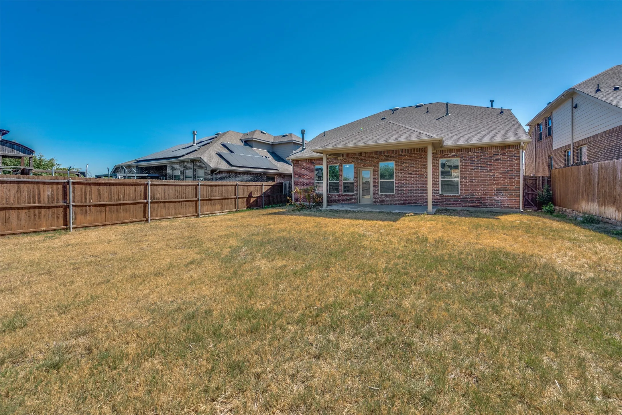 Single Family Residence For Sale in Tarrant County , 7237 Montosa Trail, Fort Worth, Texas 76131, 4 Bedroom, 3 Bathroom, 2 Garage spaces, 2,460 Sqft, built in 2017, mls#21377399, Real Estate Agent in Fort Worth, Homes For Sale in Tarrant county, Homes For Sale in Fort Worth, Realtor in Fort Worth Texas, Real Estate Brokerage Independent Realty Texas, Luminita Cordes Realtor