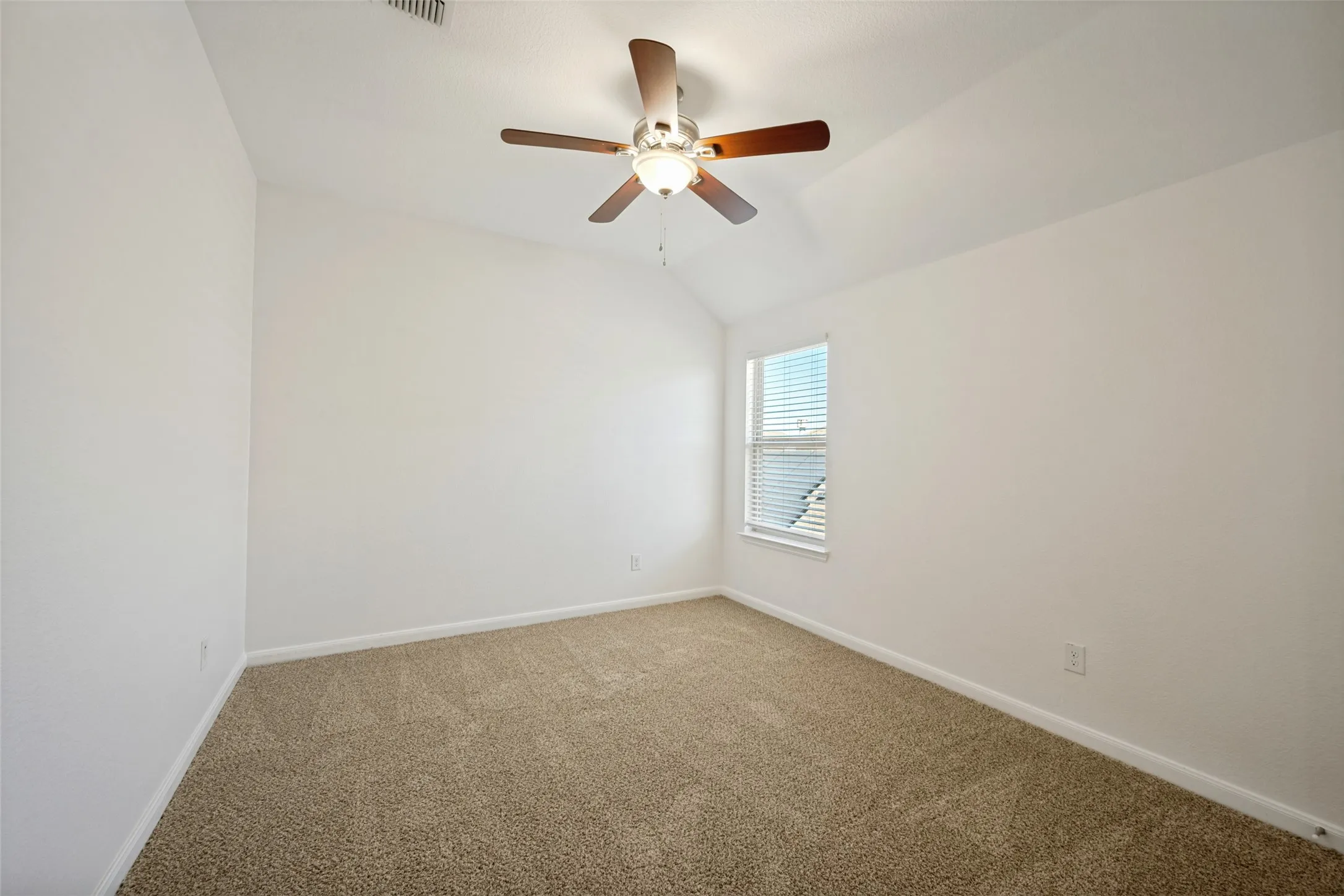 Single Family Residence For Sale in Tarrant County , 7237 Montosa Trail, Fort Worth, Texas 76131, 4 Bedroom, 3 Bathroom, 2 Garage spaces, 2,460 Sqft, built in 2017, mls#21377399, Real Estate Agent in Fort Worth, Homes For Sale in Tarrant county, Homes For Sale in Fort Worth, Realtor in Fort Worth Texas, Real Estate Brokerage Independent Realty Texas, Luminita Cordes Realtor