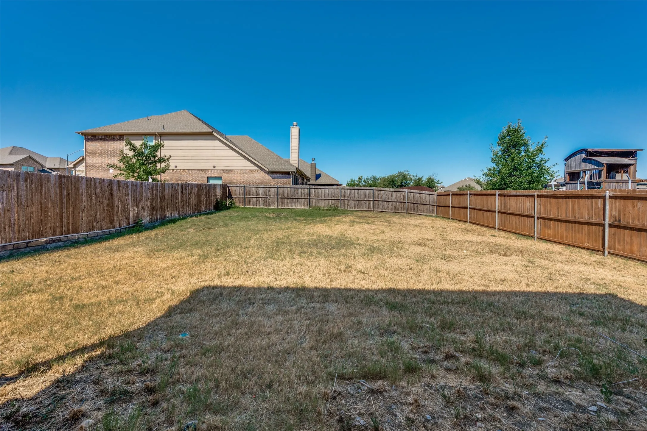 Single Family Residence For Sale in Tarrant County , 7237 Montosa Trail, Fort Worth, Texas 76131, 4 Bedroom, 3 Bathroom, 2 Garage spaces, 2,460 Sqft, built in 2017, mls#21377399, Real Estate Agent in Fort Worth, Homes For Sale in Tarrant county, Homes For Sale in Fort Worth, Realtor in Fort Worth Texas, Real Estate Brokerage Independent Realty Texas, Luminita Cordes Realtor