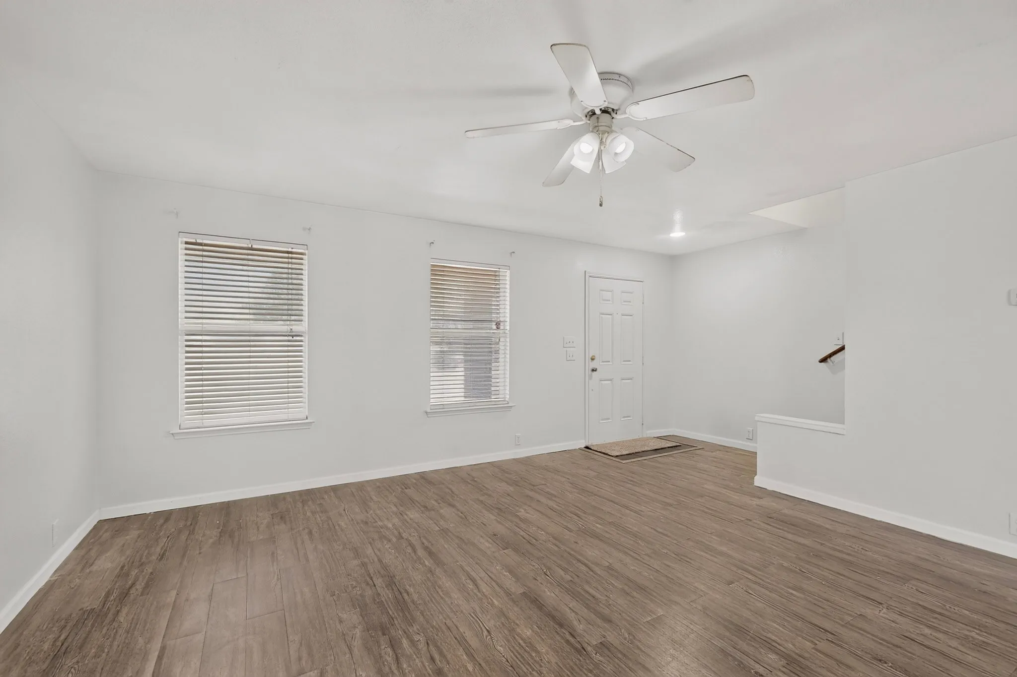 Single Family Residence For Sale in Dallas County , 1607 Harbor View Road, Glenn Heights, Texas 75154, 4 Bedroom, 3 Bathroom, 2 Garage spaces, 2,440 Sqft, built in 2007, mls#21364709, Real Estate Agent in Glenn Heights, Homes For Sale in Dallas county, Homes For Sale in Glenn Heights, Realtor in Glenn Heights Texas, Real Estate Brokerage Independent Realty Texas, Luminita Cordes Realtor