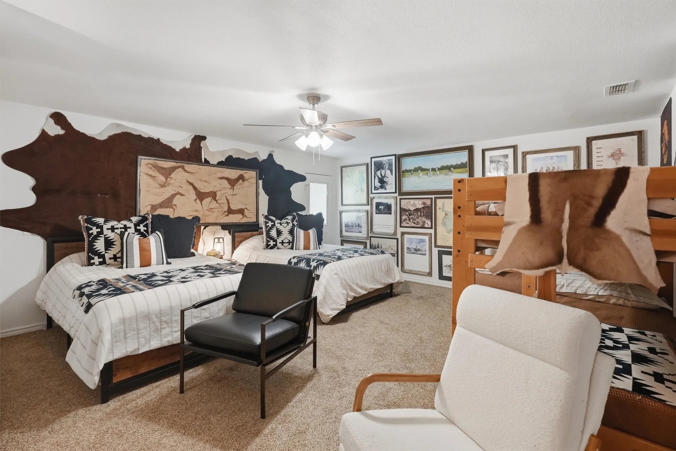 Single Family Residence For Sale in Hood County , 630 E Bridge Street, Granbury, Texas 76048, 3 Bedroom, 2 Bathroom, Garage spaces, 1,730 Sqft, built in 1980, mls#21376904, Real Estate Agent in Granbury, Homes For Sale in Hood county, Homes For Sale in Granbury, Realtor in Granbury Texas, Real Estate Brokerage Independent Realty Texas, Luminita Cordes Realtor