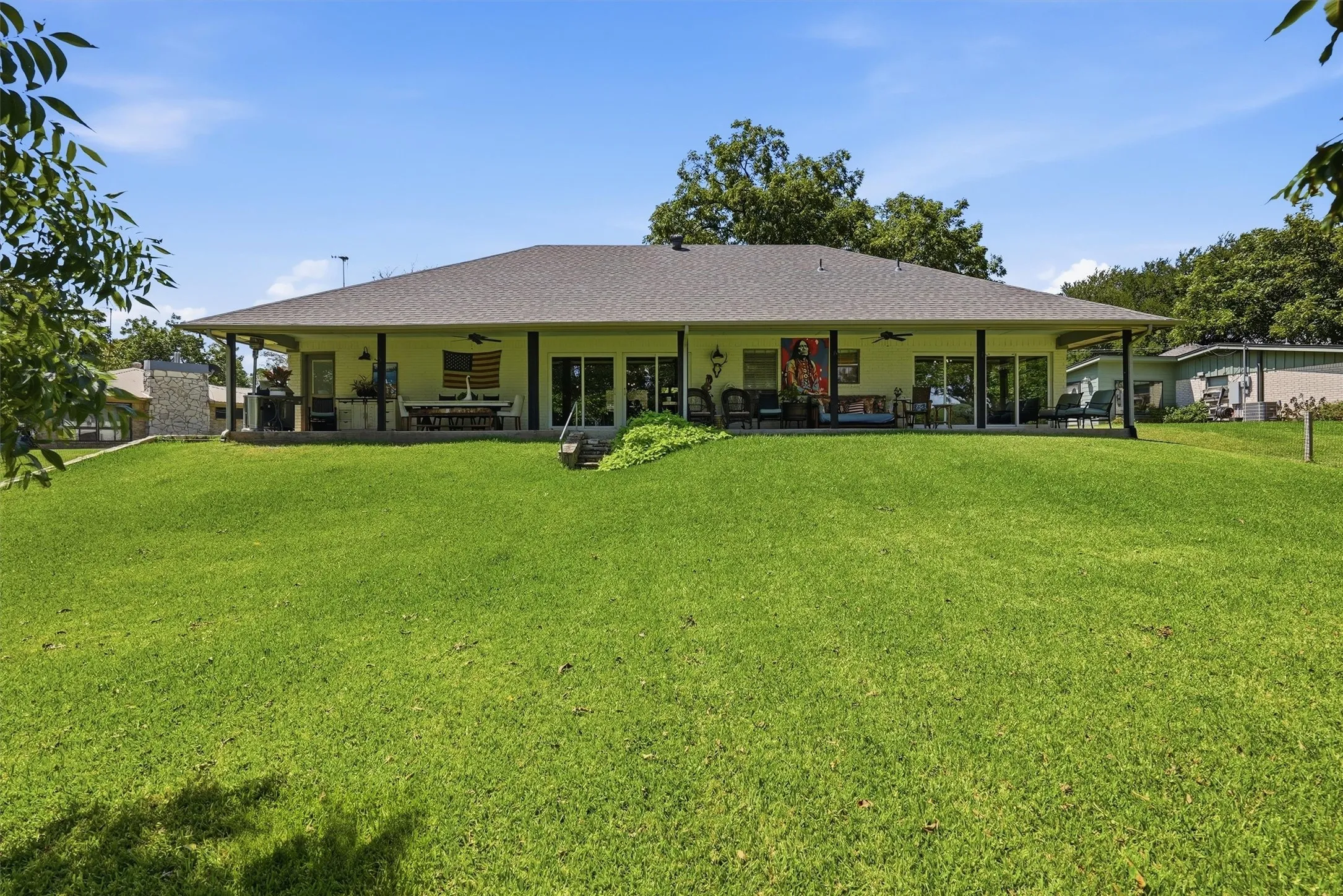 Single Family Residence For Sale in Hood County , 630 E Bridge Street, Granbury, Texas 76048, 3 Bedroom, 2 Bathroom, Garage spaces, 1,730 Sqft, built in 1980, mls#21376904, Real Estate Agent in Granbury, Homes For Sale in Hood county, Homes For Sale in Granbury, Realtor in Granbury Texas, Real Estate Brokerage Independent Realty Texas, Luminita Cordes Realtor