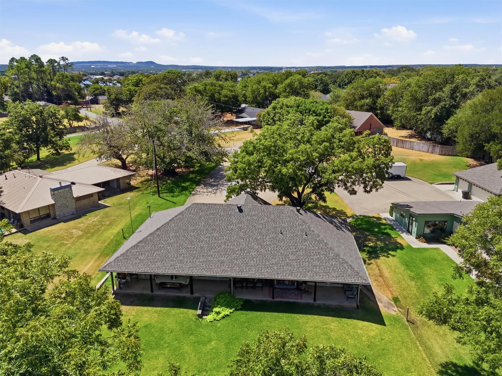 Single Family Residence For Sale in Hood County , 630 E Bridge Street, Granbury, Texas 76048, 3 Bedroom, 2 Bathroom, Garage spaces, 1,730 Sqft, built in 1980, mls#21376904, Real Estate Agent in Granbury, Homes For Sale in Hood county, Homes For Sale in Granbury, Realtor in Granbury Texas, Real Estate Brokerage Independent Realty Texas, Luminita Cordes Realtor