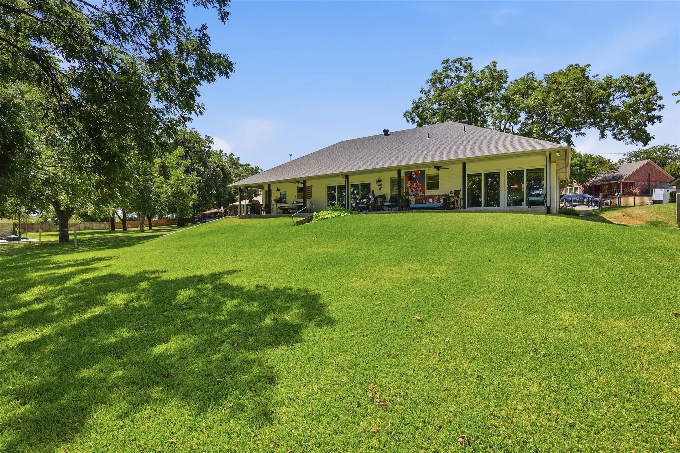 Single Family Residence For Sale in Hood County , 630 E Bridge Street, Granbury, Texas 76048, 3 Bedroom, 2 Bathroom, Garage spaces, 1,730 Sqft, built in 1980, mls#21376904, Real Estate Agent in Granbury, Homes For Sale in Hood county, Homes For Sale in Granbury, Realtor in Granbury Texas, Real Estate Brokerage Independent Realty Texas, Luminita Cordes Realtor