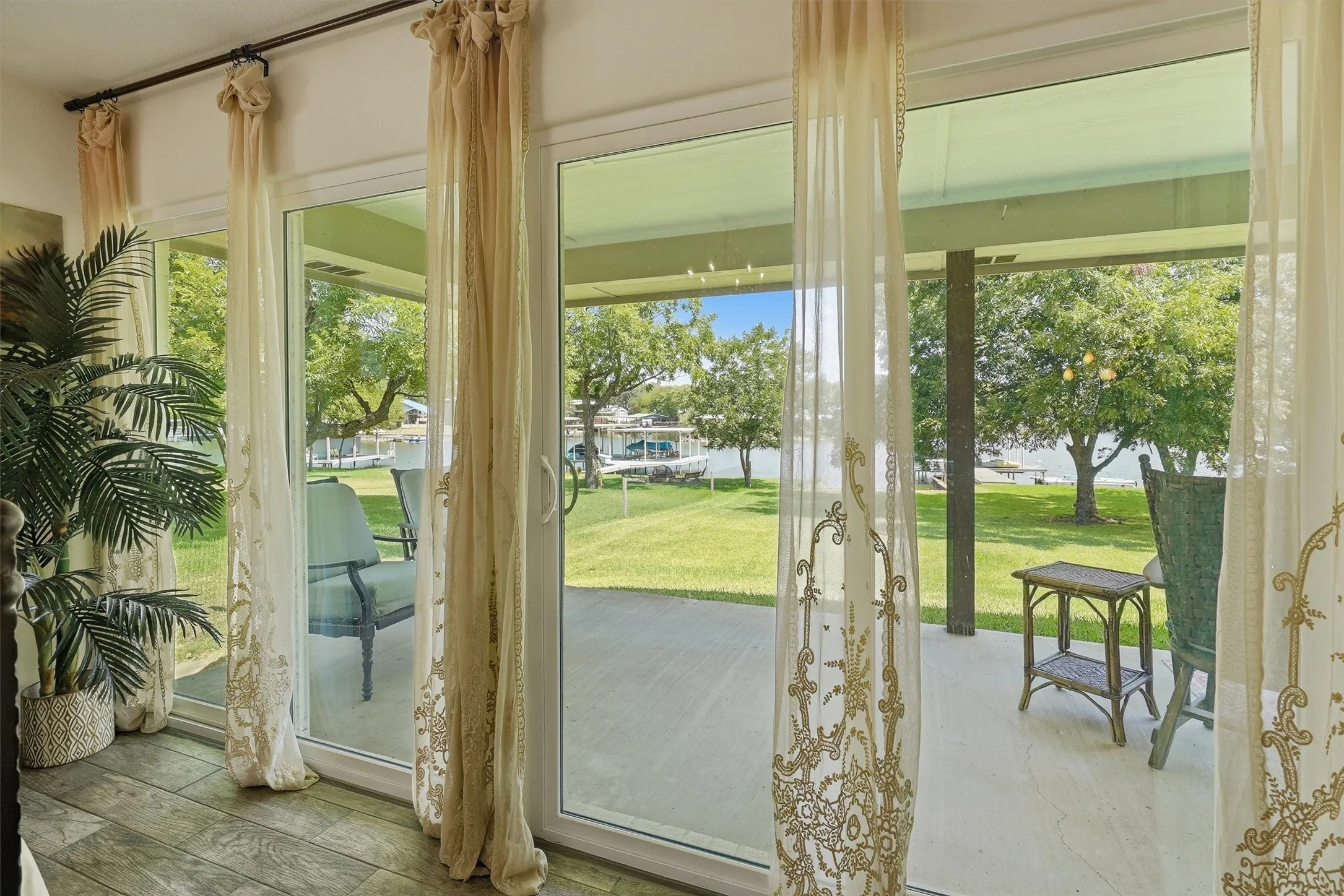 Single Family Residence For Sale in Hood County , 630 E Bridge Street, Granbury, Texas 76048, 3 Bedroom, 2 Bathroom, Garage spaces, 1,730 Sqft, built in 1980, mls#21376904, Real Estate Agent in Granbury, Homes For Sale in Hood county, Homes For Sale in Granbury, Realtor in Granbury Texas, Real Estate Brokerage Independent Realty Texas, Luminita Cordes Realtor