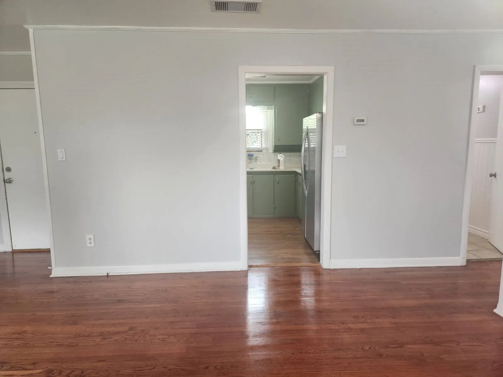 Single Family Residence For Rent in Tarrant County , 3533 Binyon Avenue, Fort Worth, Texas 76133, 2 Bedroom, 1 Bathroom, 1 Garage spaces, 964 Sqft, built in 1951, mls#21377407, Real Estate Agent in Fort Worth, Homes For Rent in Tarrant county, Homes For Rent in Fort Worth, Realtor in Fort Worth Texas, Real Estate Brokerage Independent Realty Texas, Luminita Cordes Realtor