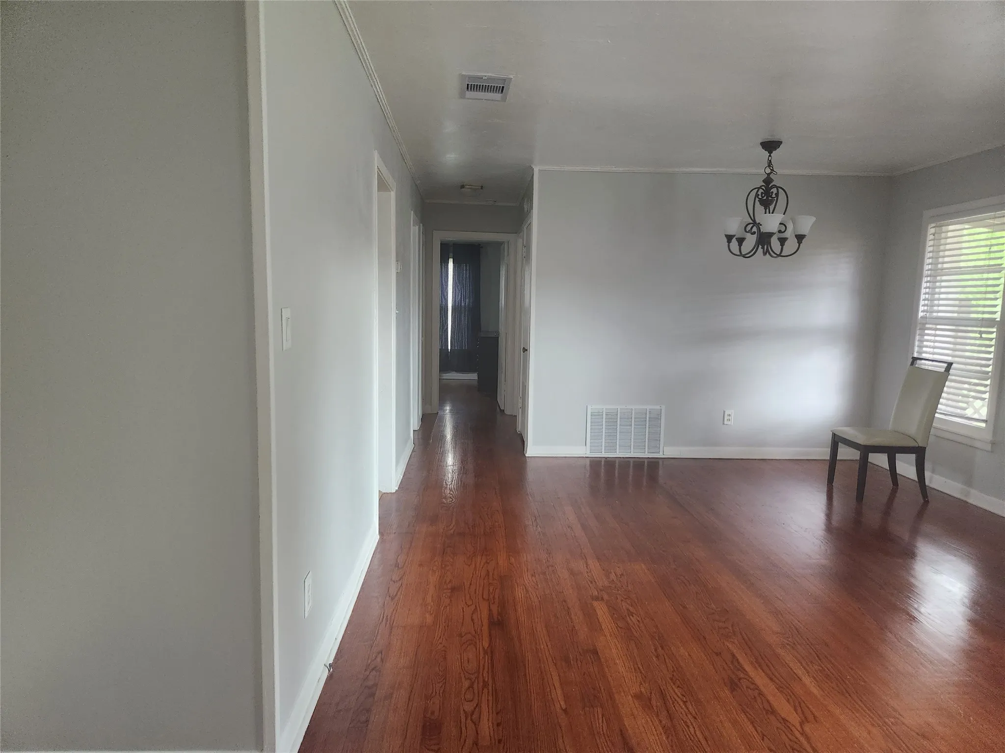Single Family Residence For Rent in Tarrant County , 3533 Binyon Avenue, Fort Worth, Texas 76133, 2 Bedroom, 1 Bathroom, 1 Garage spaces, 964 Sqft, built in 1951, mls#21377407, Real Estate Agent in Fort Worth, Homes For Rent in Tarrant county, Homes For Rent in Fort Worth, Realtor in Fort Worth Texas, Real Estate Brokerage Independent Realty Texas, Luminita Cordes Realtor