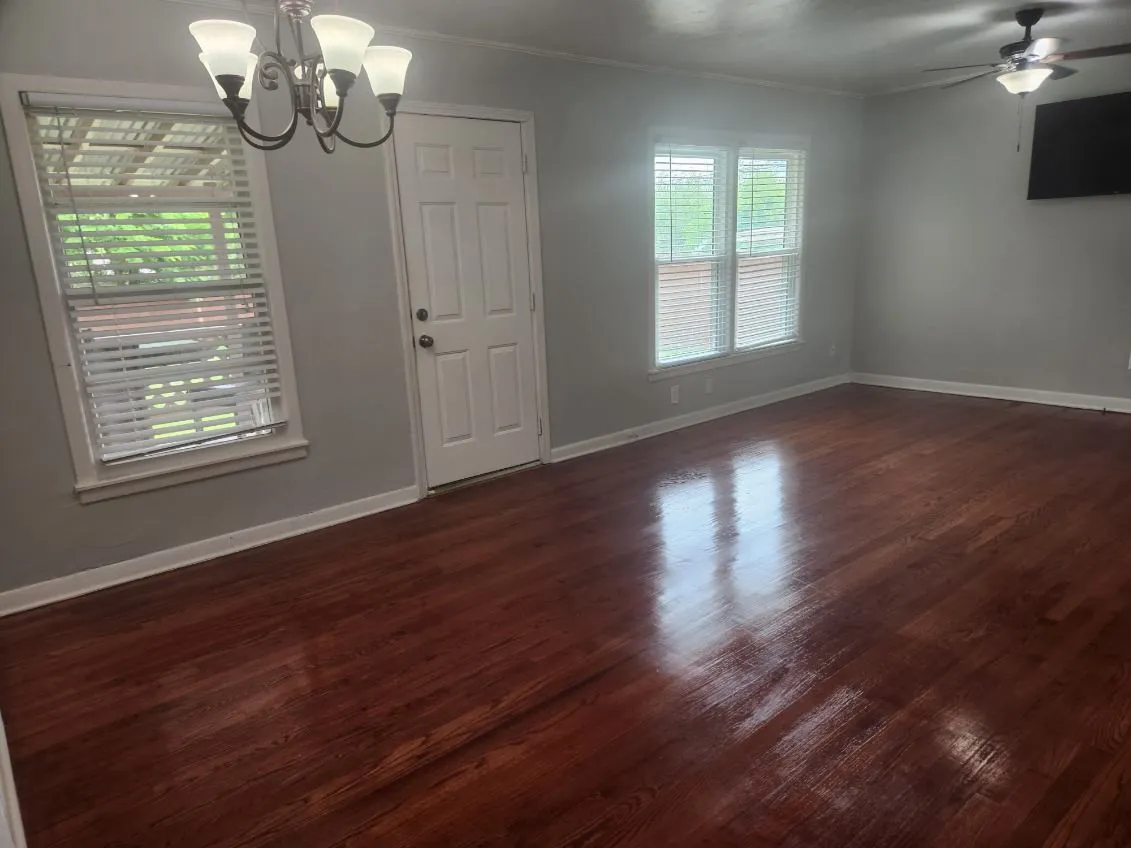 Single Family Residence For Rent in Tarrant County , 3533 Binyon Avenue, Fort Worth, Texas 76133, 2 Bedroom, 1 Bathroom, 1 Garage spaces, 964 Sqft, built in 1951, mls#21377407, Real Estate Agent in Fort Worth, Homes For Rent in Tarrant county, Homes For Rent in Fort Worth, Realtor in Fort Worth Texas, Real Estate Brokerage Independent Realty Texas, Luminita Cordes Realtor