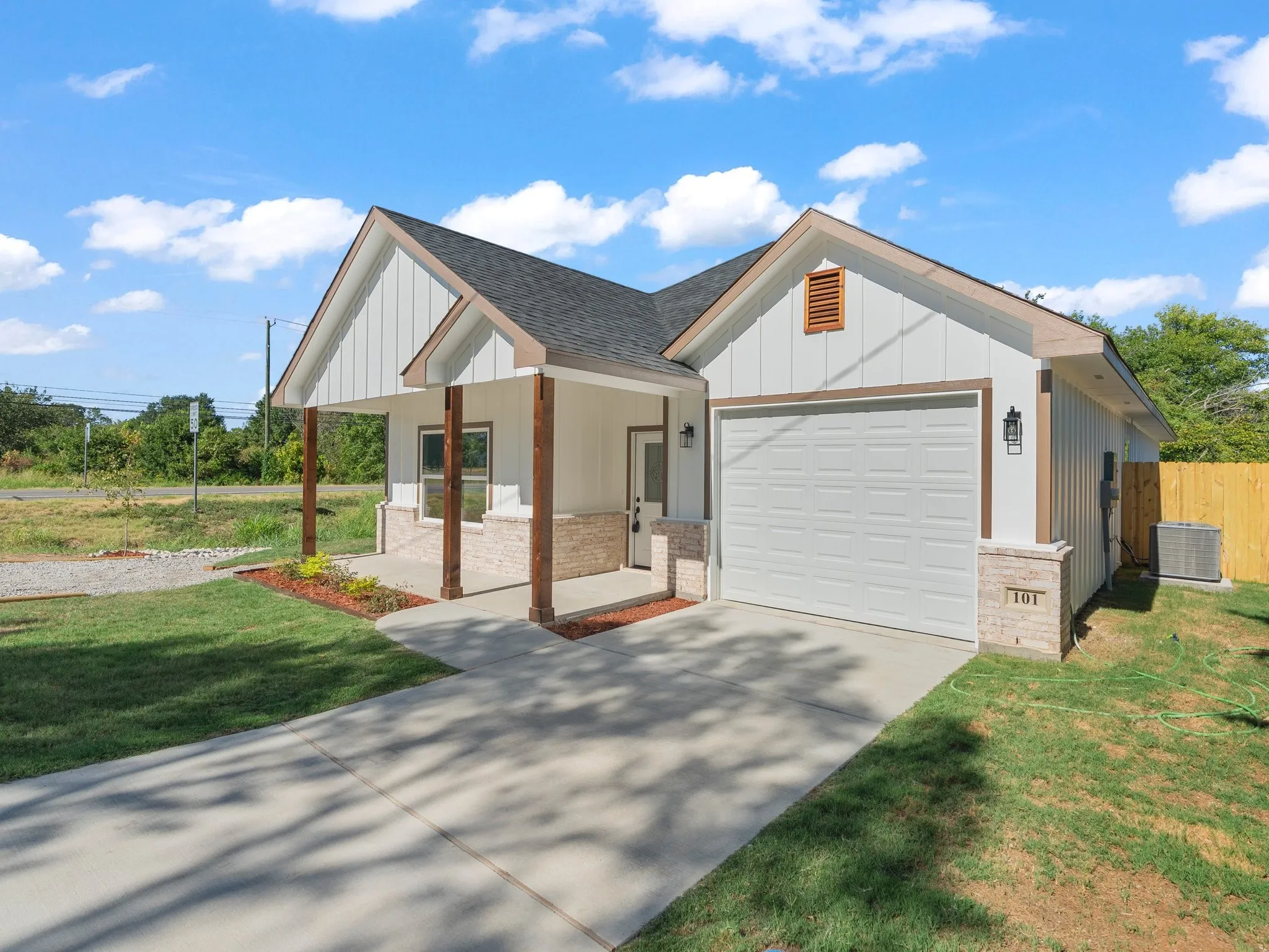 Single Family Residence For Sale in Fannin County , 101 N Oak Street, Ector, Texas 75439, 3 Bedroom, 2 Bathroom, 1 Garage spaces, 1,647 Sqft, built in 2026, mls#21375447, Real Estate Agent in Ector, Homes For Sale in Fannin county, Homes For Sale in Ector, Realtor in Ector Texas, Real Estate Brokerage Independent Realty Texas, Luminita Cordes Realtor