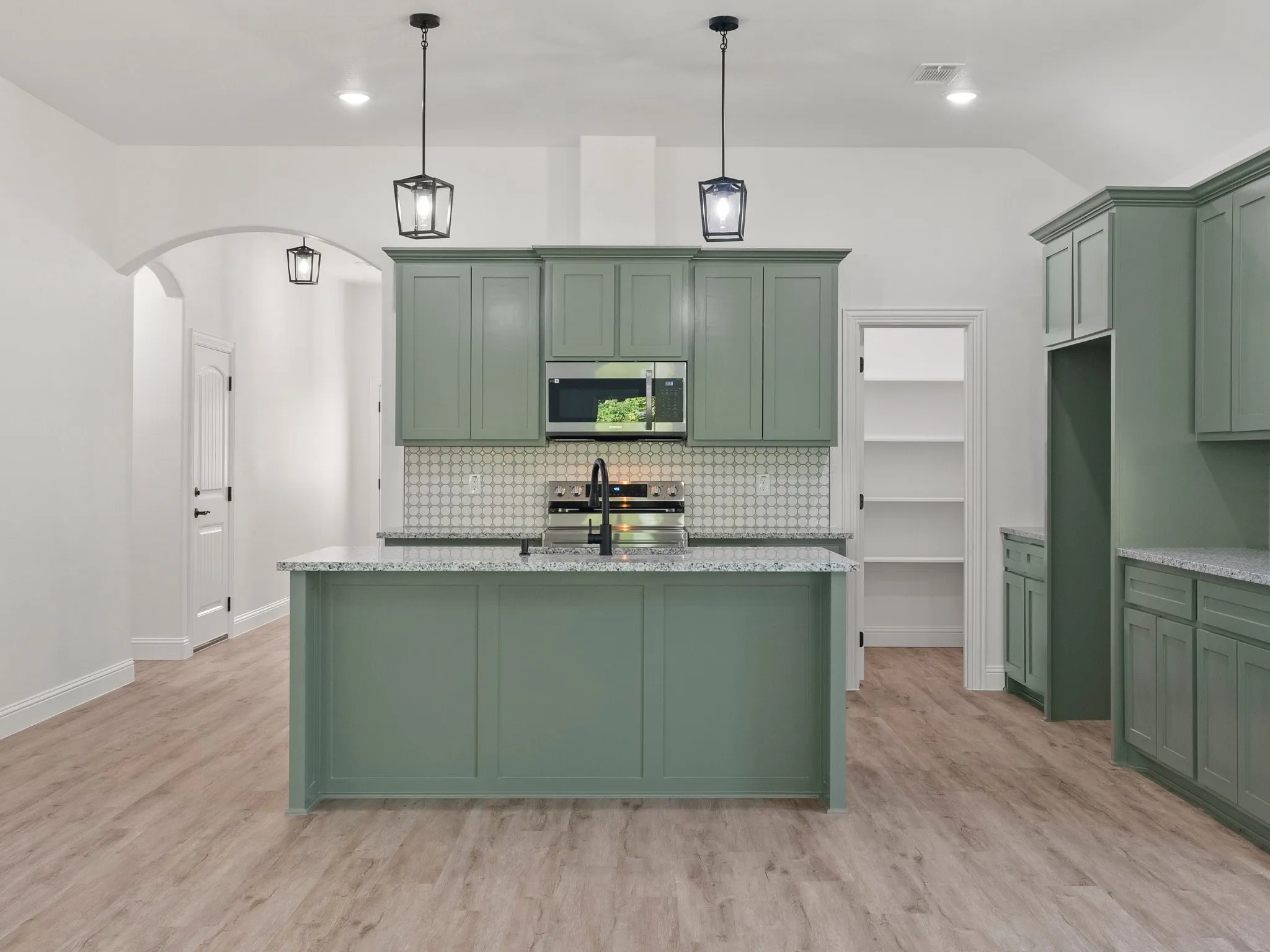 Eat-In Kitchen