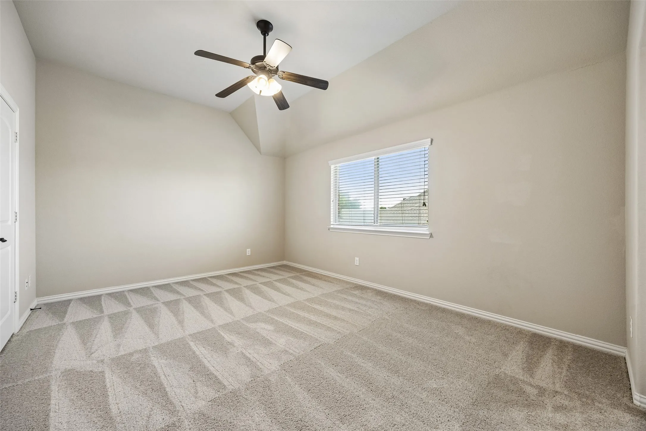 Single Family Residence For Sale in Denton County , 2209 Greenan Drive, Trophy Club, Texas 76262, 4 Bedroom, 4 Bathroom, 3 Garage spaces, 4,175 Sqft, built in 2013, mls#21375519, Real Estate Agent in Trophy Club, Homes For Sale in Denton county, Homes For Sale in Trophy Club, Realtor in Trophy Club Texas, Real Estate Brokerage Independent Realty Texas, Luminita Cordes Realtor