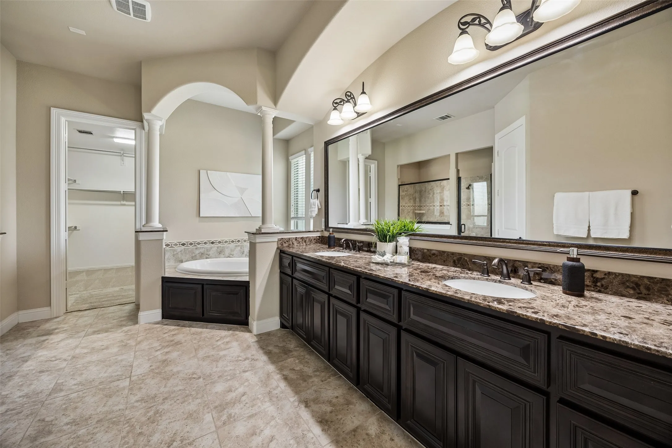 Single Family Residence For Sale in Denton County , 2209 Greenan Drive, Trophy Club, Texas 76262, 4 Bedroom, 4 Bathroom, 3 Garage spaces, 4,175 Sqft, built in 2013, mls#21375519, Real Estate Agent in Trophy Club, Homes For Sale in Denton county, Homes For Sale in Trophy Club, Realtor in Trophy Club Texas, Real Estate Brokerage Independent Realty Texas, Luminita Cordes Realtor