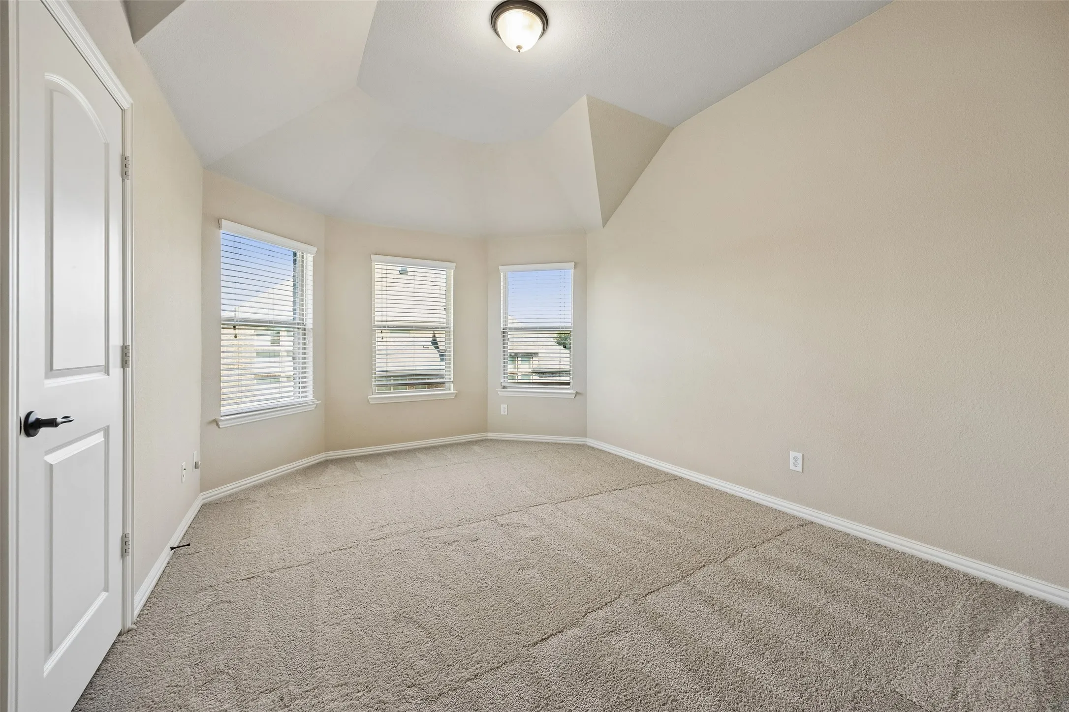 Single Family Residence For Sale in Denton County , 2209 Greenan Drive, Trophy Club, Texas 76262, 4 Bedroom, 4 Bathroom, 3 Garage spaces, 4,175 Sqft, built in 2013, mls#21375519, Real Estate Agent in Trophy Club, Homes For Sale in Denton county, Homes For Sale in Trophy Club, Realtor in Trophy Club Texas, Real Estate Brokerage Independent Realty Texas, Luminita Cordes Realtor