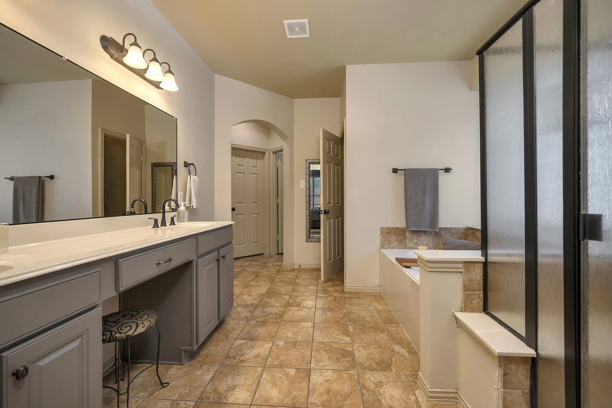 Single Family Residence For Sale in Tarrant County , 12745 Welsh Walk, Fort Worth, Texas 76244, 4 Bedroom, 3 Bathroom, 2 Garage spaces, 2,911 Sqft, built in 2007, mls#21376279, Real Estate Agent in Fort Worth, Homes For Sale in Tarrant county, Homes For Sale in Fort Worth, Realtor in Fort Worth Texas, Real Estate Brokerage Independent Realty Texas, Luminita Cordes Realtor