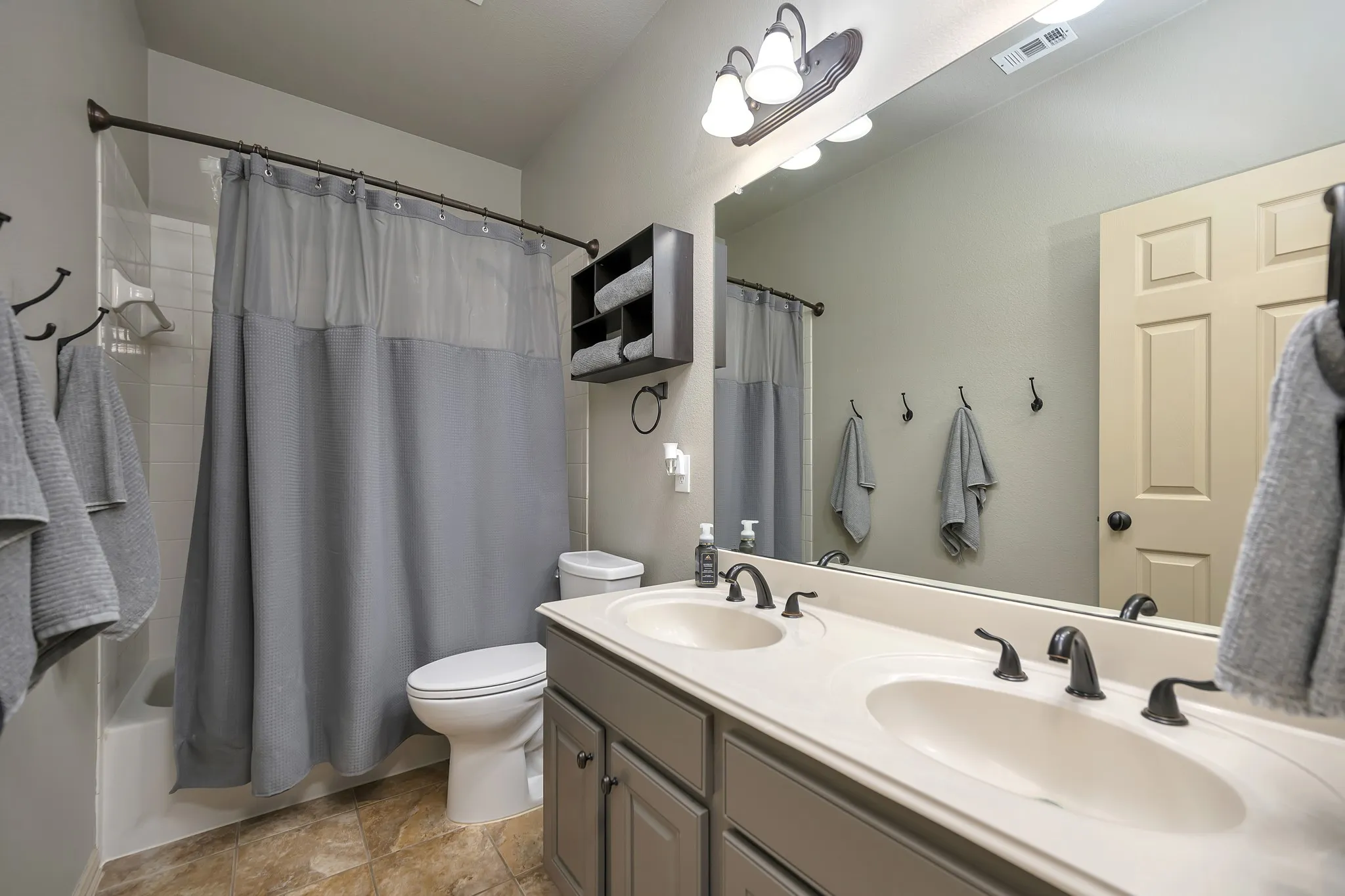 Single Family Residence For Sale in Tarrant County , 12745 Welsh Walk, Fort Worth, Texas 76244, 4 Bedroom, 3 Bathroom, 2 Garage spaces, 2,911 Sqft, built in 2007, mls#21376279, Real Estate Agent in Fort Worth, Homes For Sale in Tarrant county, Homes For Sale in Fort Worth, Realtor in Fort Worth Texas, Real Estate Brokerage Independent Realty Texas, Luminita Cordes Realtor