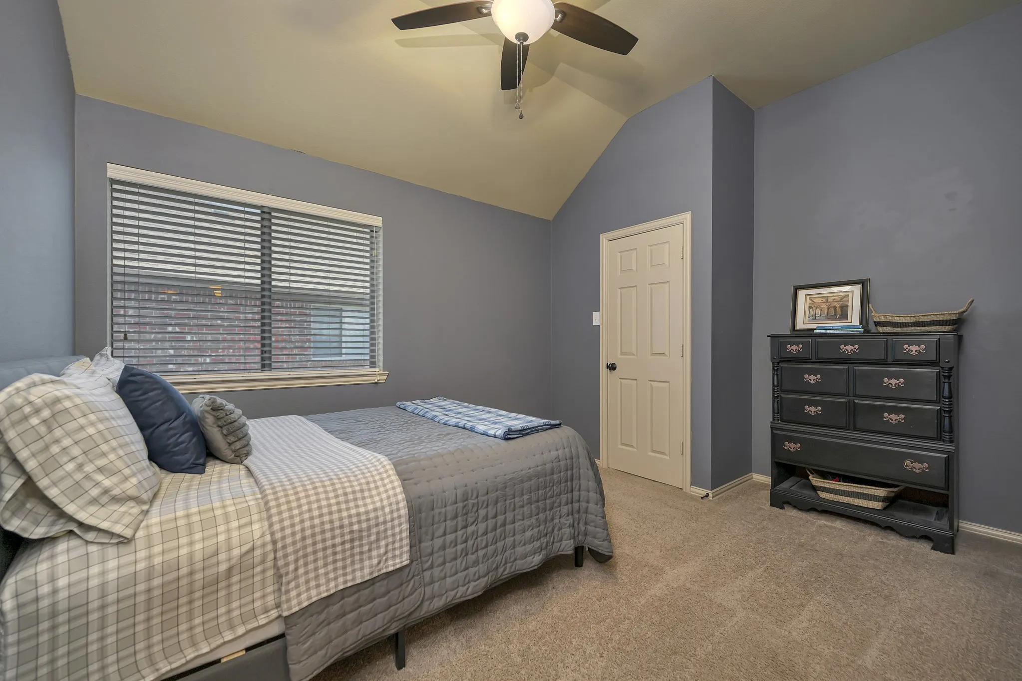 Single Family Residence For Sale in Tarrant County , 12745 Welsh Walk, Fort Worth, Texas 76244, 4 Bedroom, 3 Bathroom, 2 Garage spaces, 2,911 Sqft, built in 2007, mls#21376279, Real Estate Agent in Fort Worth, Homes For Sale in Tarrant county, Homes For Sale in Fort Worth, Realtor in Fort Worth Texas, Real Estate Brokerage Independent Realty Texas, Luminita Cordes Realtor