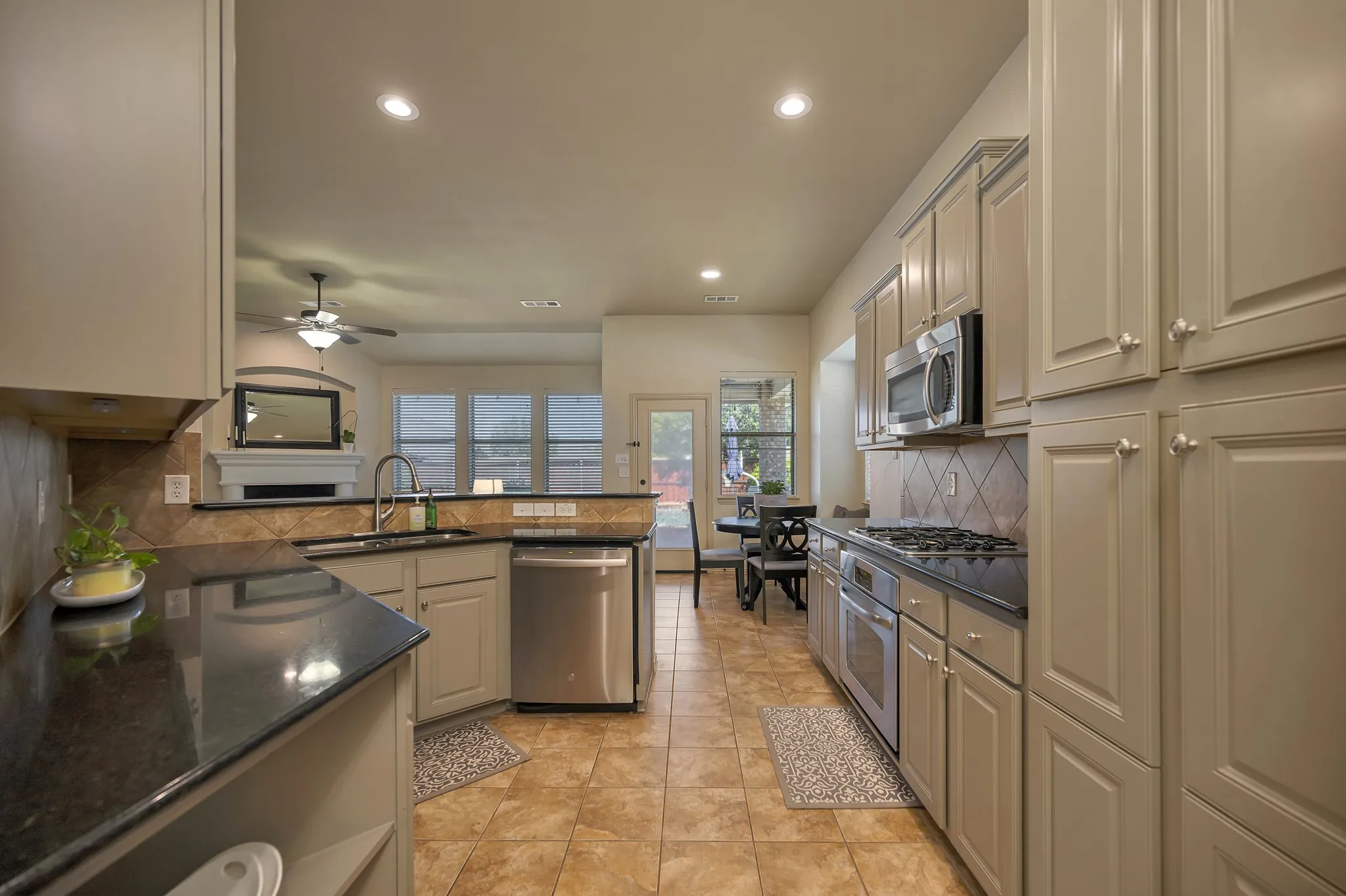 Single Family Residence For Sale in Tarrant County , 12745 Welsh Walk, Fort Worth, Texas 76244, 4 Bedroom, 3 Bathroom, 2 Garage spaces, 2,911 Sqft, built in 2007, mls#21376279, Real Estate Agent in Fort Worth, Homes For Sale in Tarrant county, Homes For Sale in Fort Worth, Realtor in Fort Worth Texas, Real Estate Brokerage Independent Realty Texas, Luminita Cordes Realtor