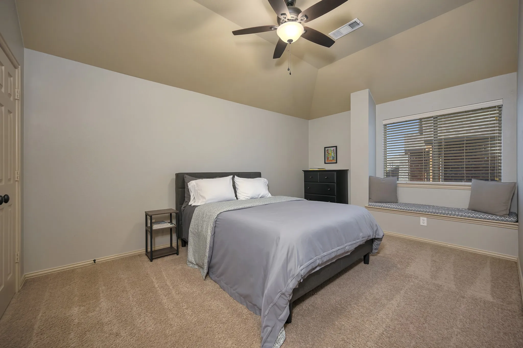 Single Family Residence For Sale in Tarrant County , 12745 Welsh Walk, Fort Worth, Texas 76244, 4 Bedroom, 3 Bathroom, 2 Garage spaces, 2,911 Sqft, built in 2007, mls#21376279, Real Estate Agent in Fort Worth, Homes For Sale in Tarrant county, Homes For Sale in Fort Worth, Realtor in Fort Worth Texas, Real Estate Brokerage Independent Realty Texas, Luminita Cordes Realtor