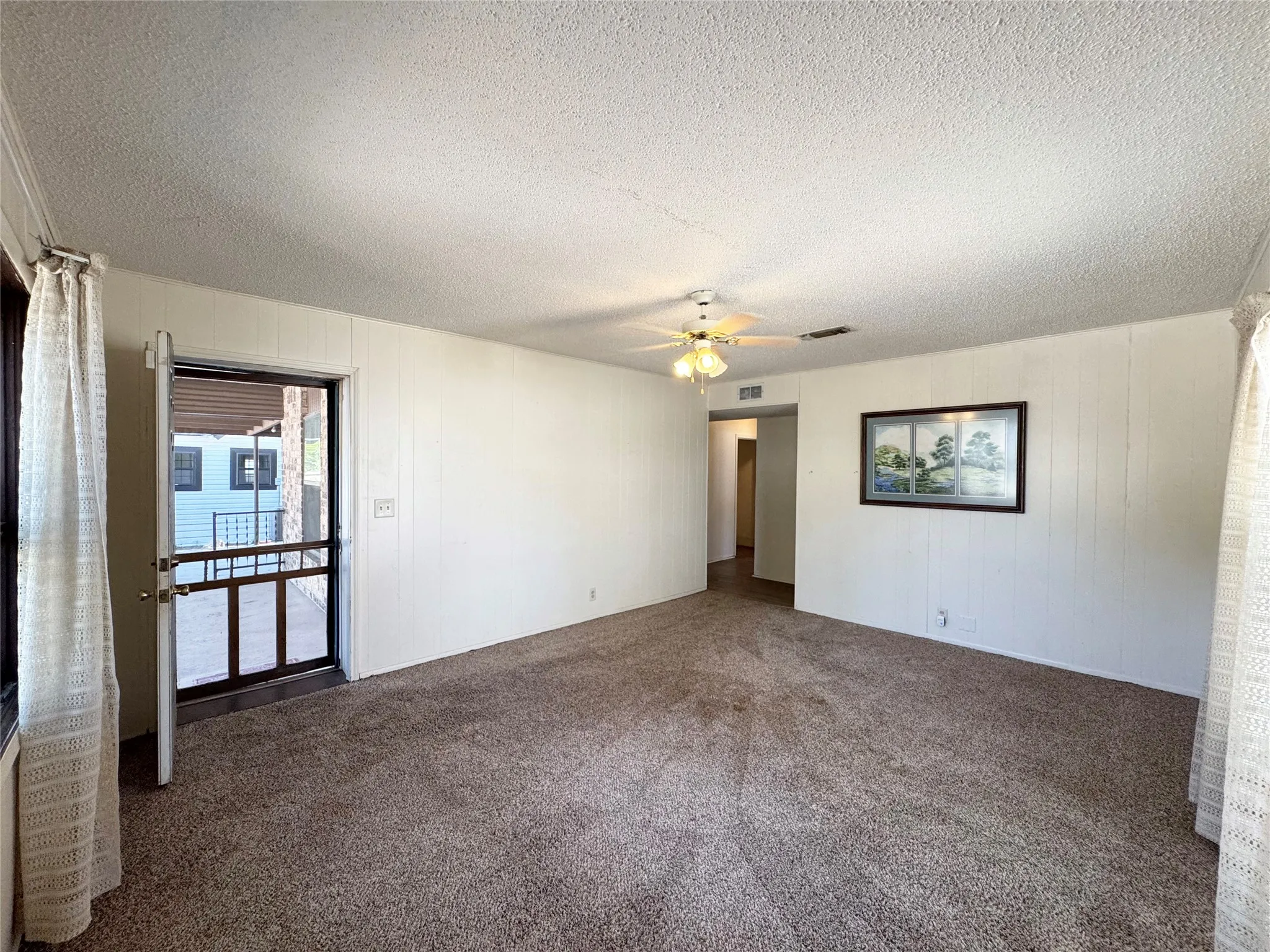 Single Family Residence For Sale in Coleman County , 204 E 9th Street, Coleman, Texas 76834, 2 Bedroom, 1 Bathroom, Garage spaces, 1,285 Sqft, built in 1960, mls#21377249, Real Estate Agent in Coleman, Homes For Sale in Coleman county, Homes For Sale in Coleman, Realtor in Coleman Texas, Real Estate Brokerage Independent Realty Texas, Luminita Cordes Realtor