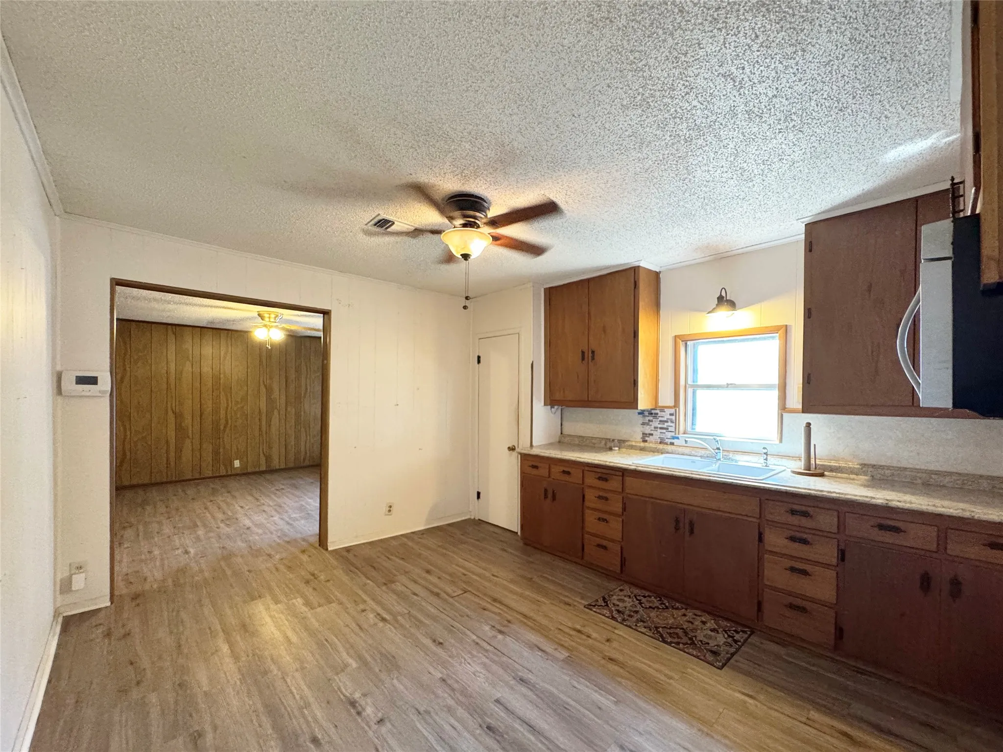 Single Family Residence For Sale in Coleman County , 204 E 9th Street, Coleman, Texas 76834, 2 Bedroom, 1 Bathroom, Garage spaces, 1,285 Sqft, built in 1960, mls#21377249, Real Estate Agent in Coleman, Homes For Sale in Coleman county, Homes For Sale in Coleman, Realtor in Coleman Texas, Real Estate Brokerage Independent Realty Texas, Luminita Cordes Realtor