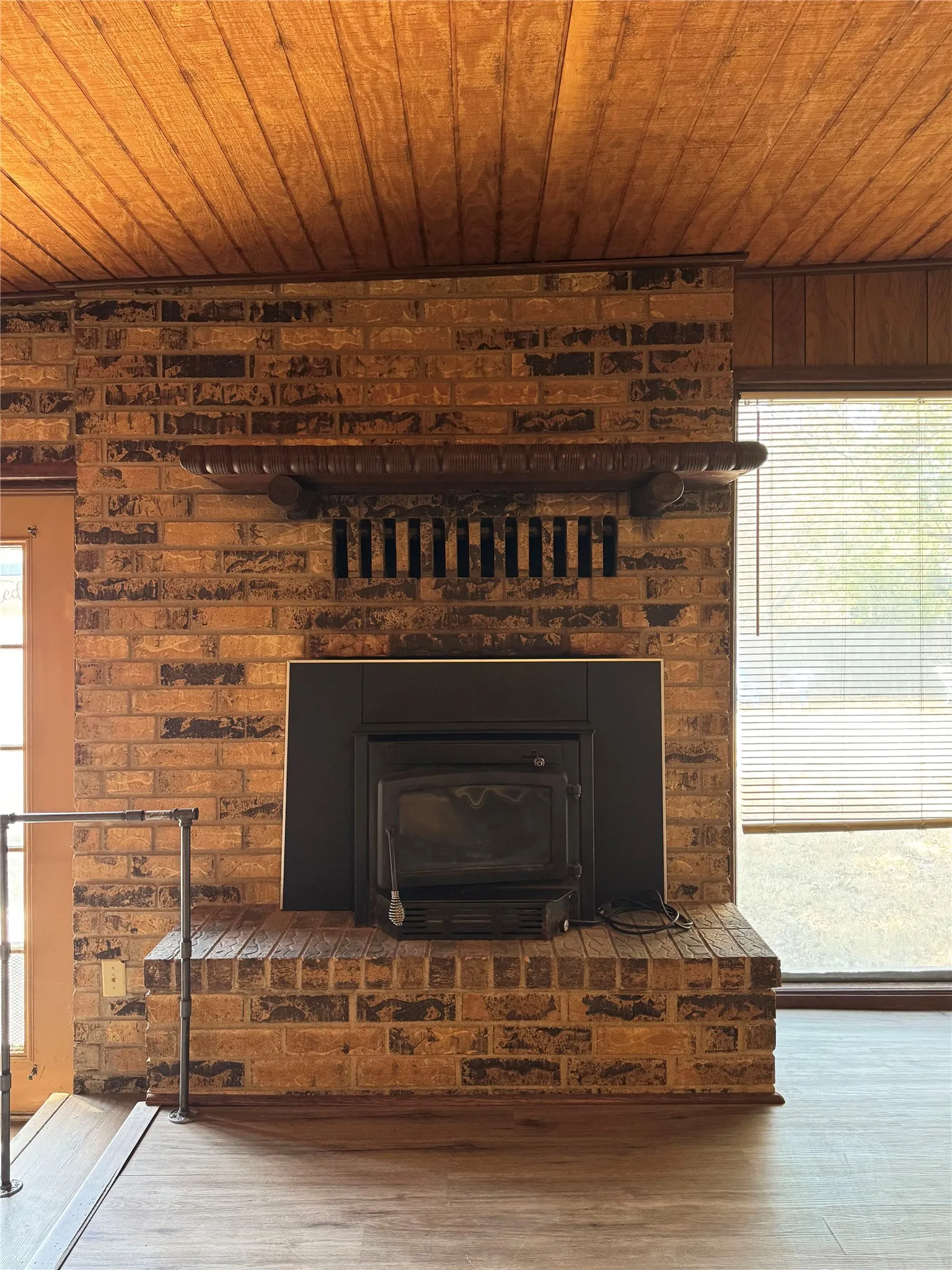 Single Family Residence For Sale in Coleman County , 204 E 9th Street, Coleman, Texas 76834, 2 Bedroom, 1 Bathroom, Garage spaces, 1,285 Sqft, built in 1960, mls#21377249, Real Estate Agent in Coleman, Homes For Sale in Coleman county, Homes For Sale in Coleman, Realtor in Coleman Texas, Real Estate Brokerage Independent Realty Texas, Luminita Cordes Realtor
