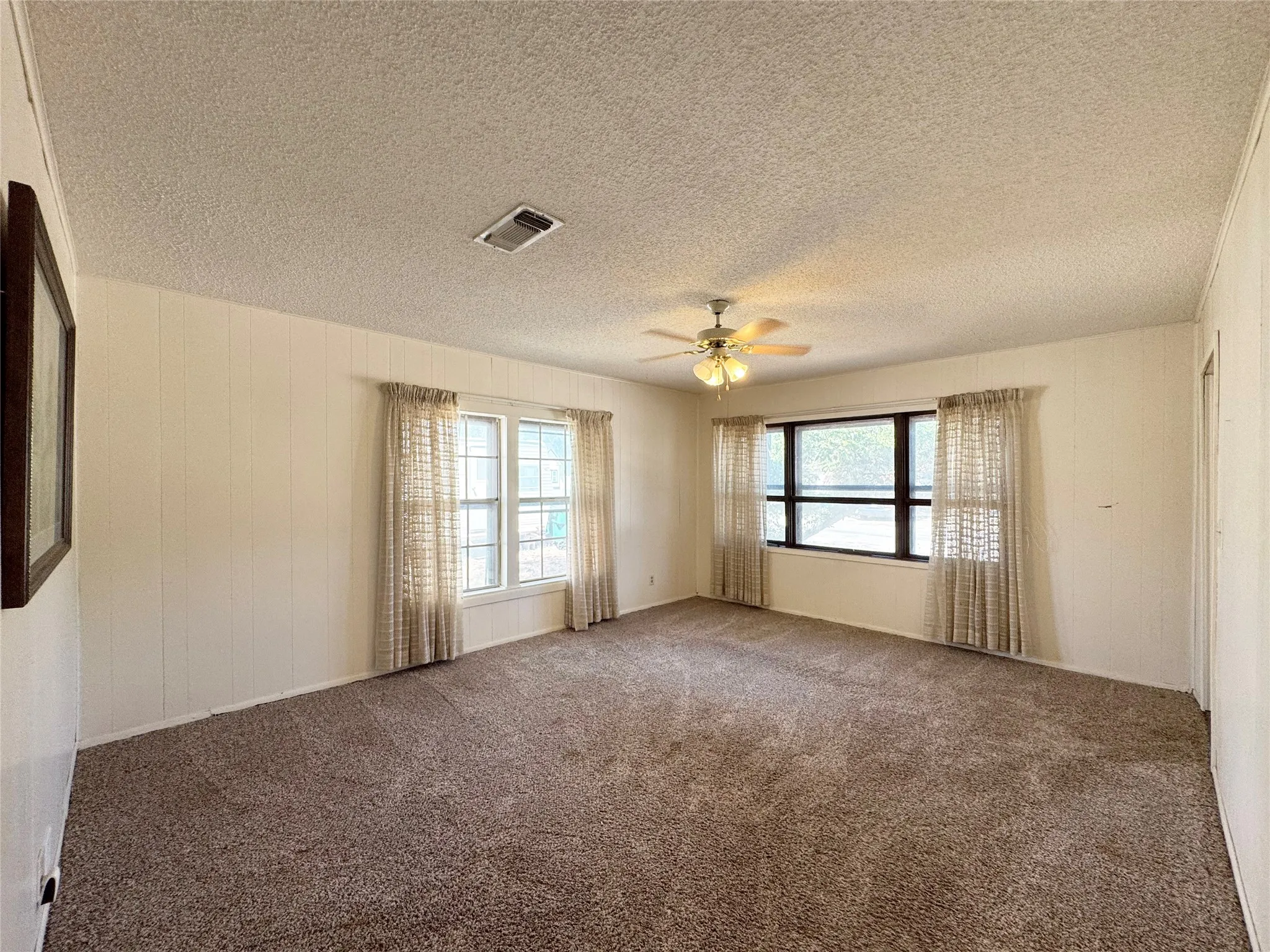 Single Family Residence For Sale in Coleman County , 204 E 9th Street, Coleman, Texas 76834, 2 Bedroom, 1 Bathroom, Garage spaces, 1,285 Sqft, built in 1960, mls#21377249, Real Estate Agent in Coleman, Homes For Sale in Coleman county, Homes For Sale in Coleman, Realtor in Coleman Texas, Real Estate Brokerage Independent Realty Texas, Luminita Cordes Realtor