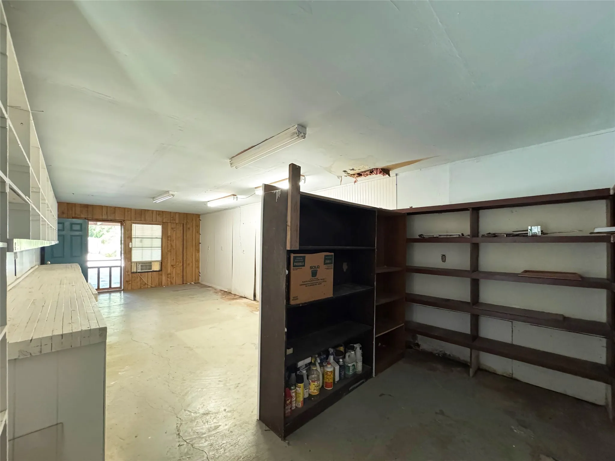 Single Family Residence For Sale in Coleman County , 204 E 9th Street, Coleman, Texas 76834, 2 Bedroom, 1 Bathroom, Garage spaces, 1,285 Sqft, built in 1960, mls#21377249, Real Estate Agent in Coleman, Homes For Sale in Coleman county, Homes For Sale in Coleman, Realtor in Coleman Texas, Real Estate Brokerage Independent Realty Texas, Luminita Cordes Realtor