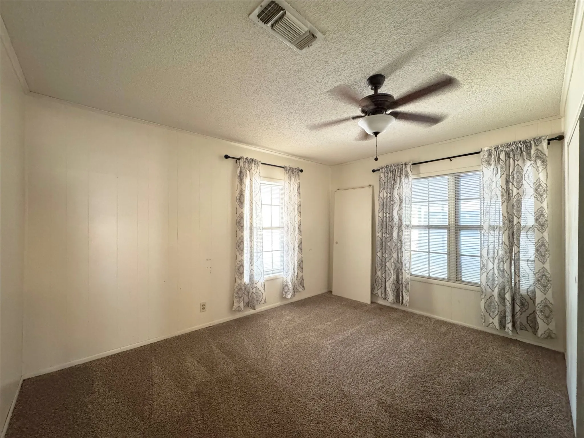 Single Family Residence For Sale in Coleman County , 204 E 9th Street, Coleman, Texas 76834, 2 Bedroom, 1 Bathroom, Garage spaces, 1,285 Sqft, built in 1960, mls#21377249, Real Estate Agent in Coleman, Homes For Sale in Coleman county, Homes For Sale in Coleman, Realtor in Coleman Texas, Real Estate Brokerage Independent Realty Texas, Luminita Cordes Realtor