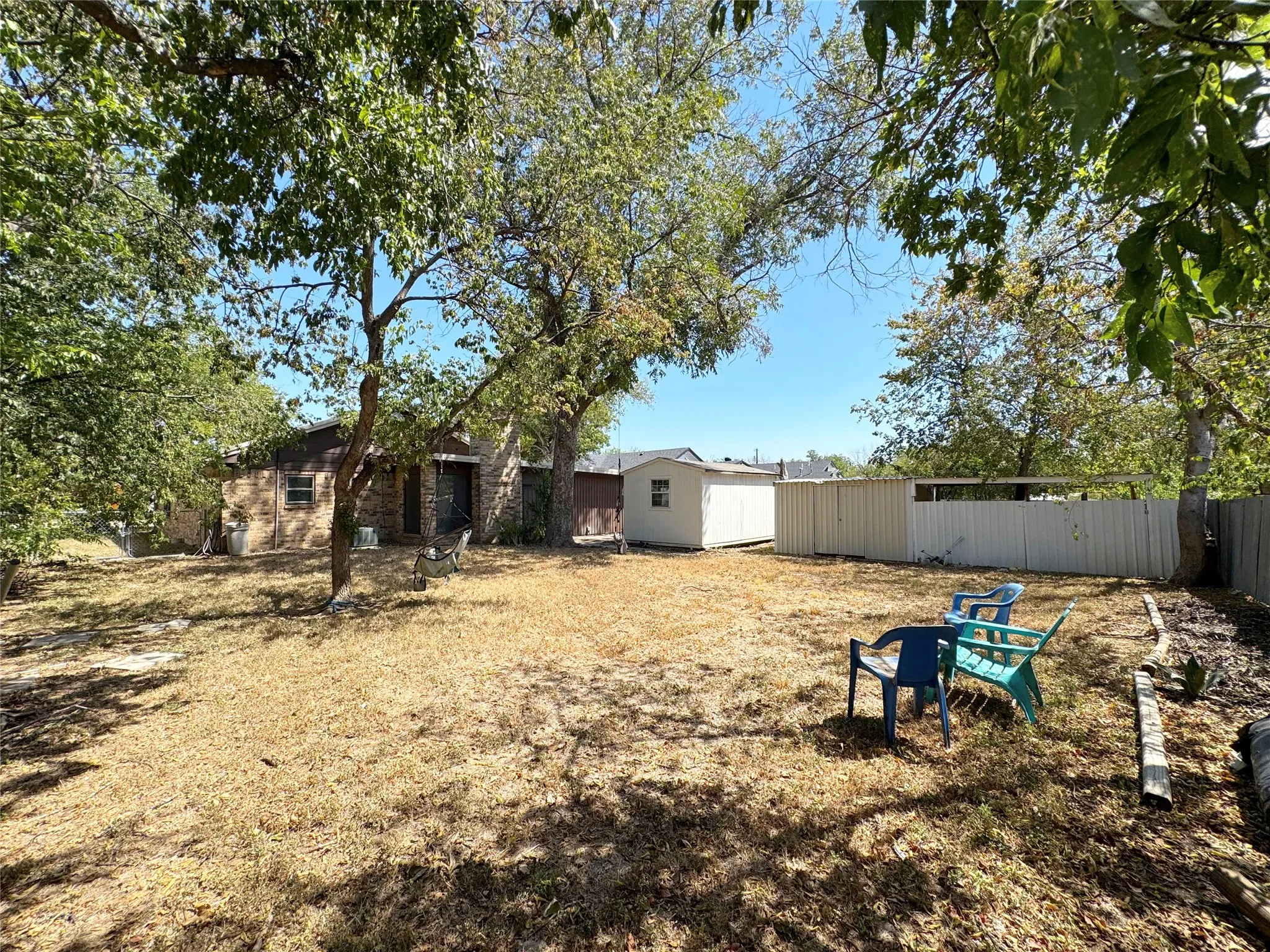 Single Family Residence For Sale in Coleman County , 204 E 9th Street, Coleman, Texas 76834, 2 Bedroom, 1 Bathroom, Garage spaces, 1,285 Sqft, built in 1960, mls#21377249, Real Estate Agent in Coleman, Homes For Sale in Coleman county, Homes For Sale in Coleman, Realtor in Coleman Texas, Real Estate Brokerage Independent Realty Texas, Luminita Cordes Realtor