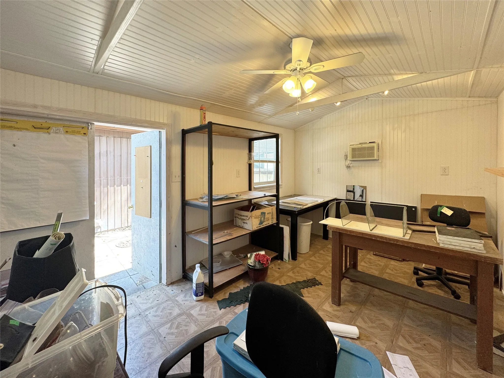 Single Family Residence For Sale in Coleman County , 204 E 9th Street, Coleman, Texas 76834, 2 Bedroom, 1 Bathroom, Garage spaces, 1,285 Sqft, built in 1960, mls#21377249, Real Estate Agent in Coleman, Homes For Sale in Coleman county, Homes For Sale in Coleman, Realtor in Coleman Texas, Real Estate Brokerage Independent Realty Texas, Luminita Cordes Realtor